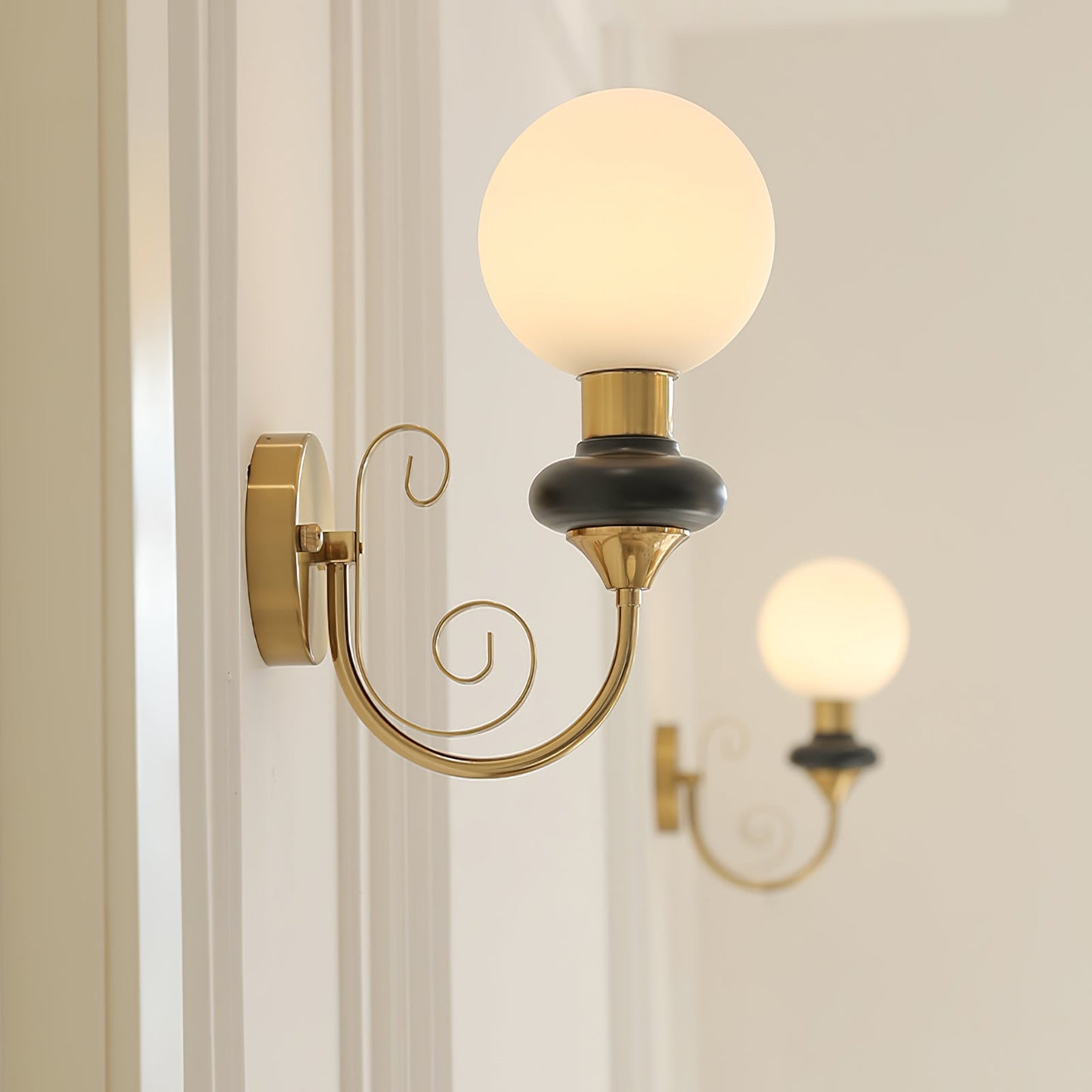 Onyx Wall Lamp | Wood & Metal | Green Gold Finish