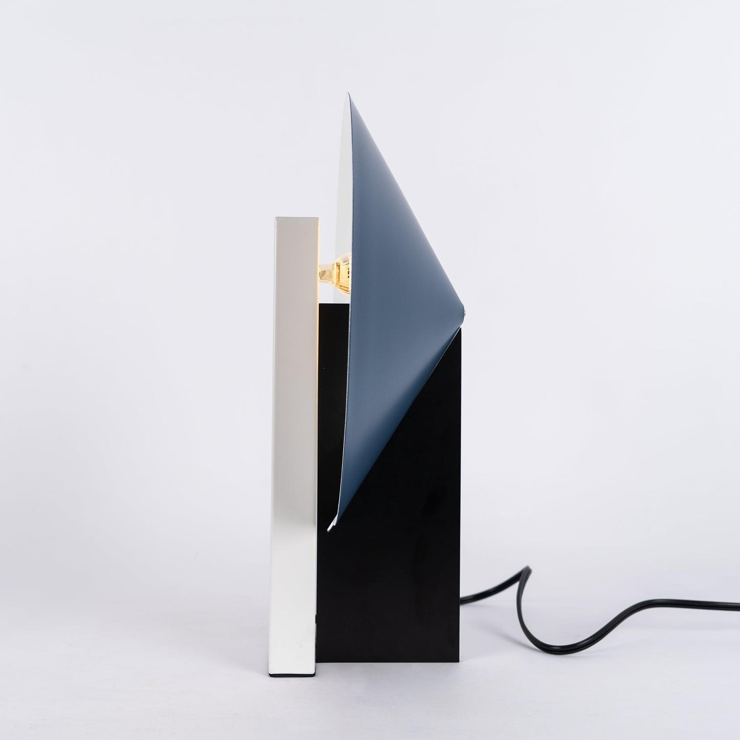 Orbe Table Lamp | Metal & Iron | Black and Red