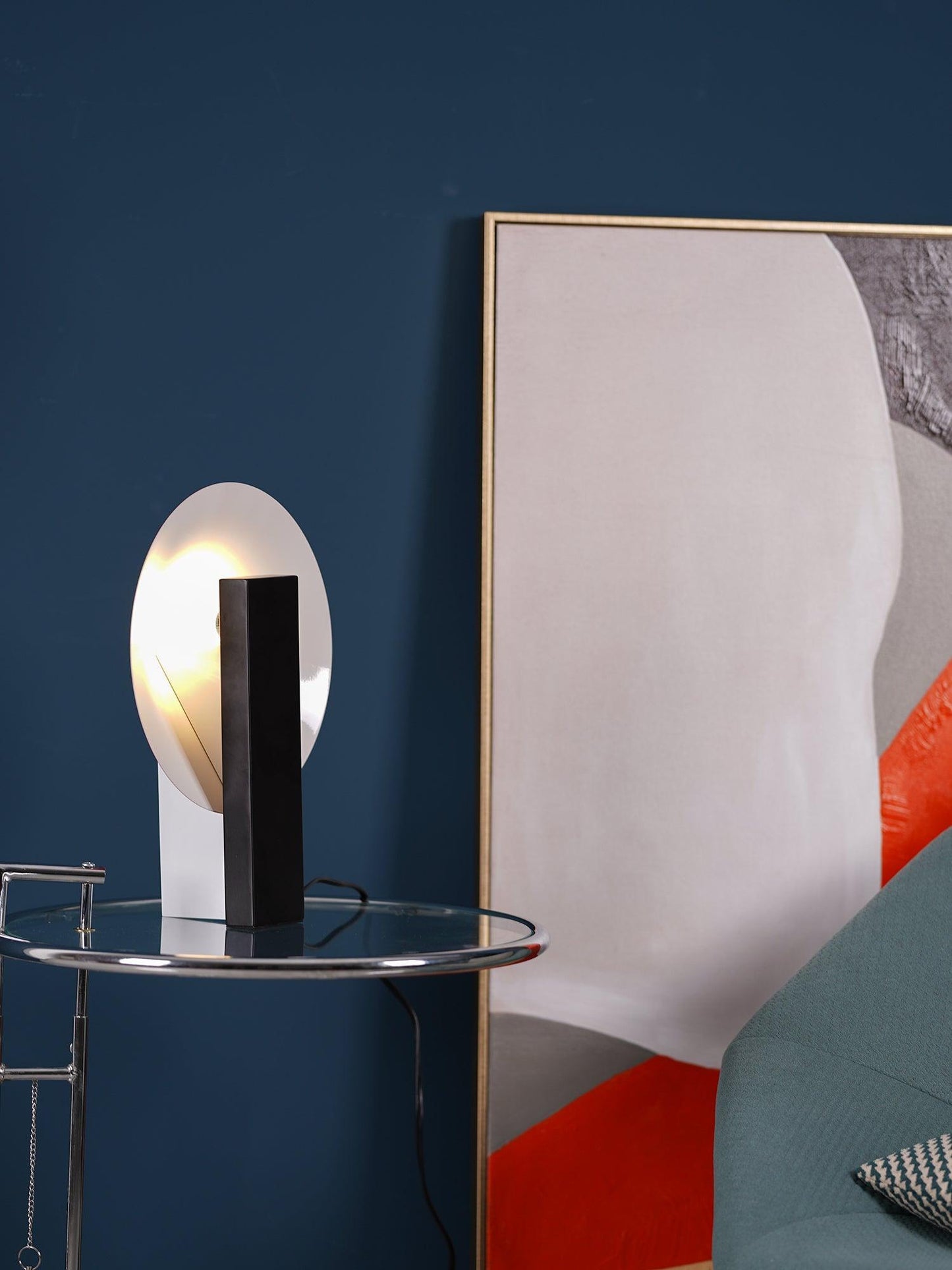 Orbe Table Lamp | Metal & Iron | Black and Red