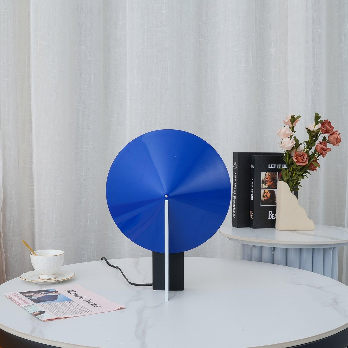 Orbe Table Lamp | Metal & Iron | Black and Red