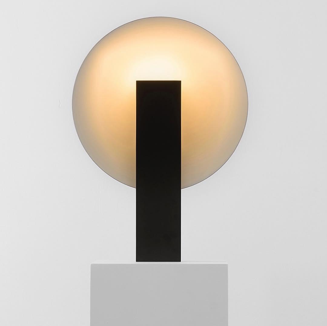 Orbe Table Lamp | Metal & Iron | Black and Red