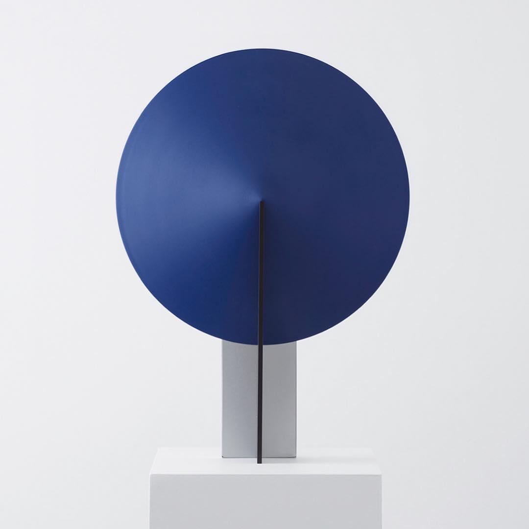 Orbe Table Lamp | Metal & Iron | Black and Red
