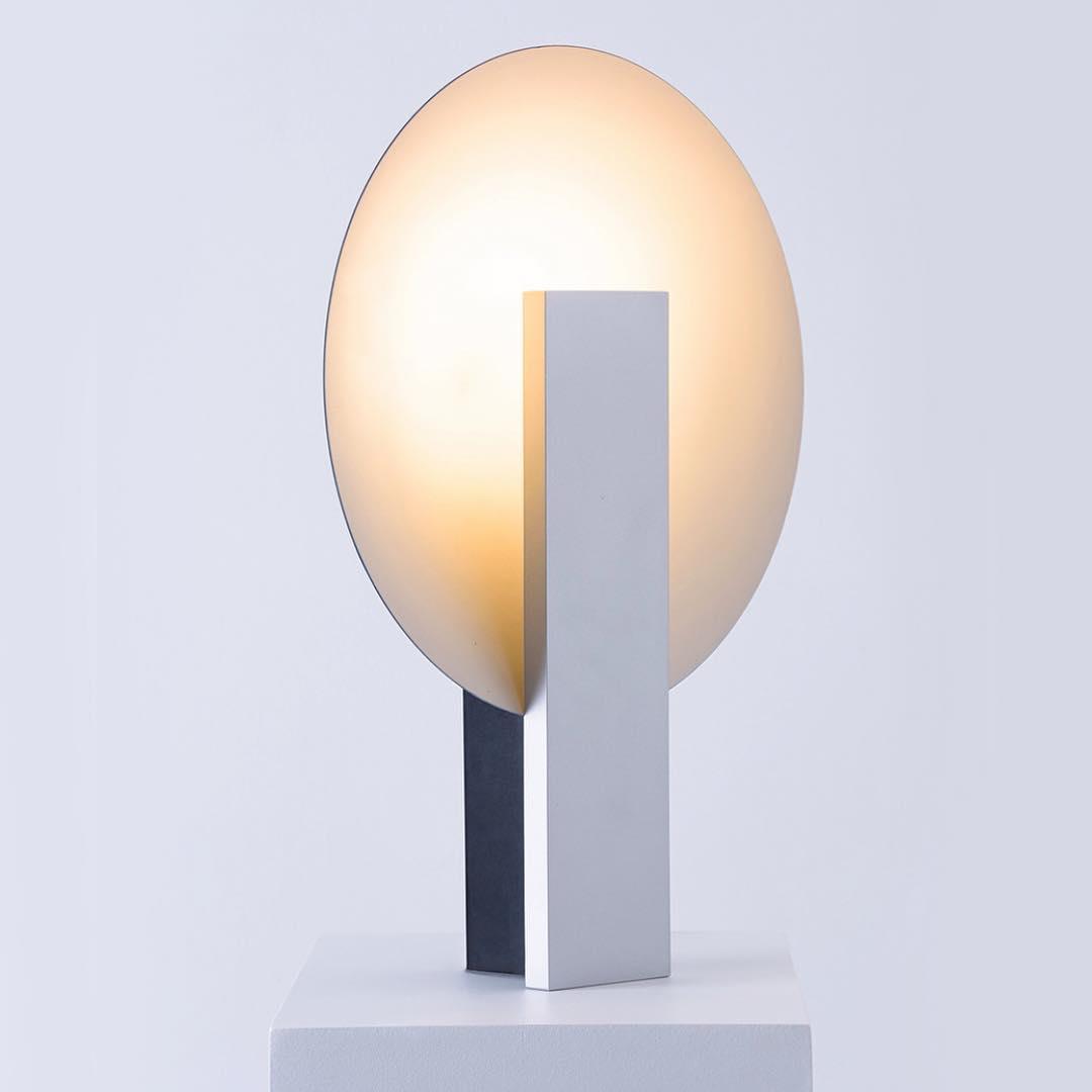 Orbe Table Lamp | Metal & Iron | Black and Red