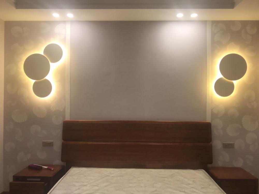 Geometric Disc Wall Lamp | Metal & Acrylic | Black or White