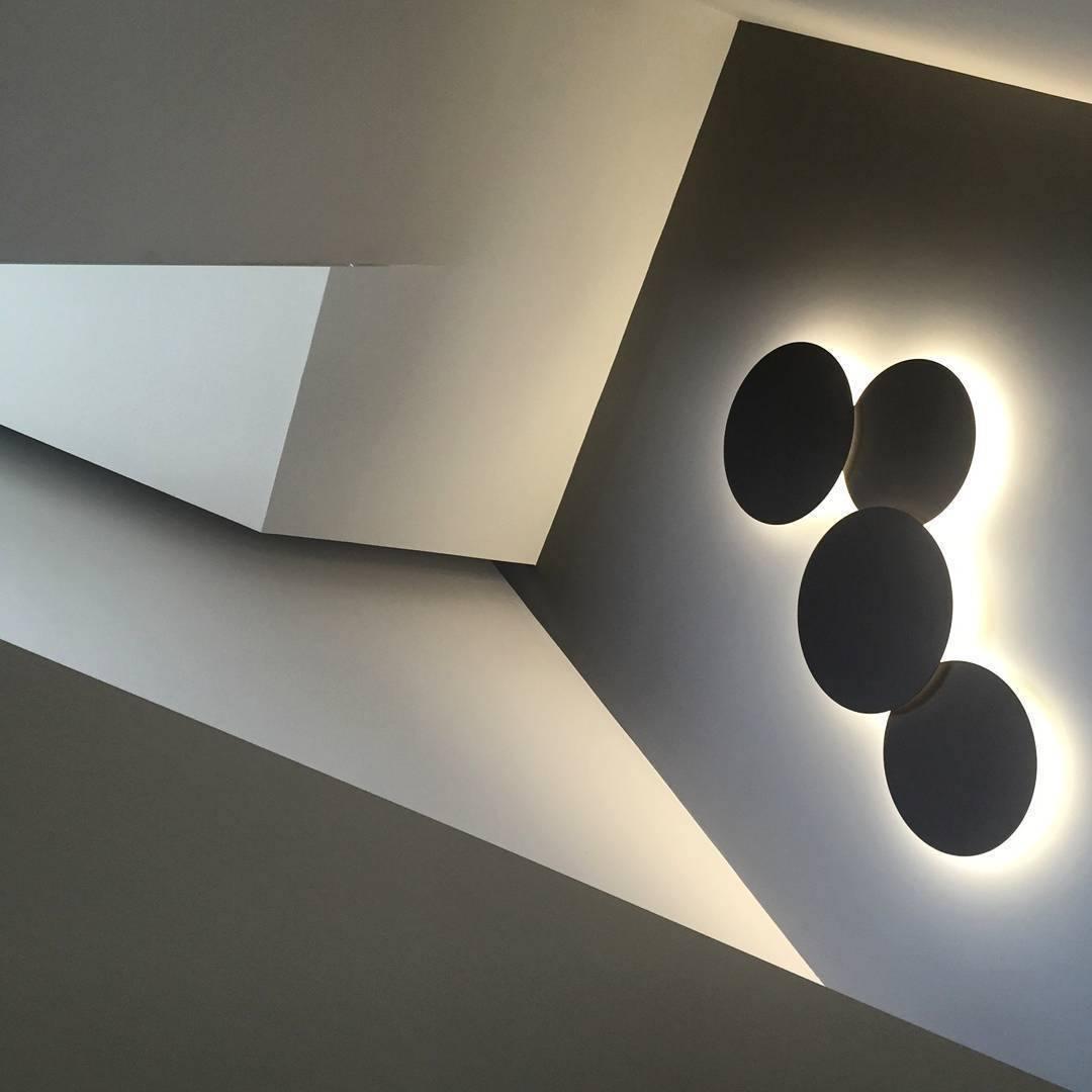 Geometric Disc Wall Lamp | Metal & Acrylic | Black or White