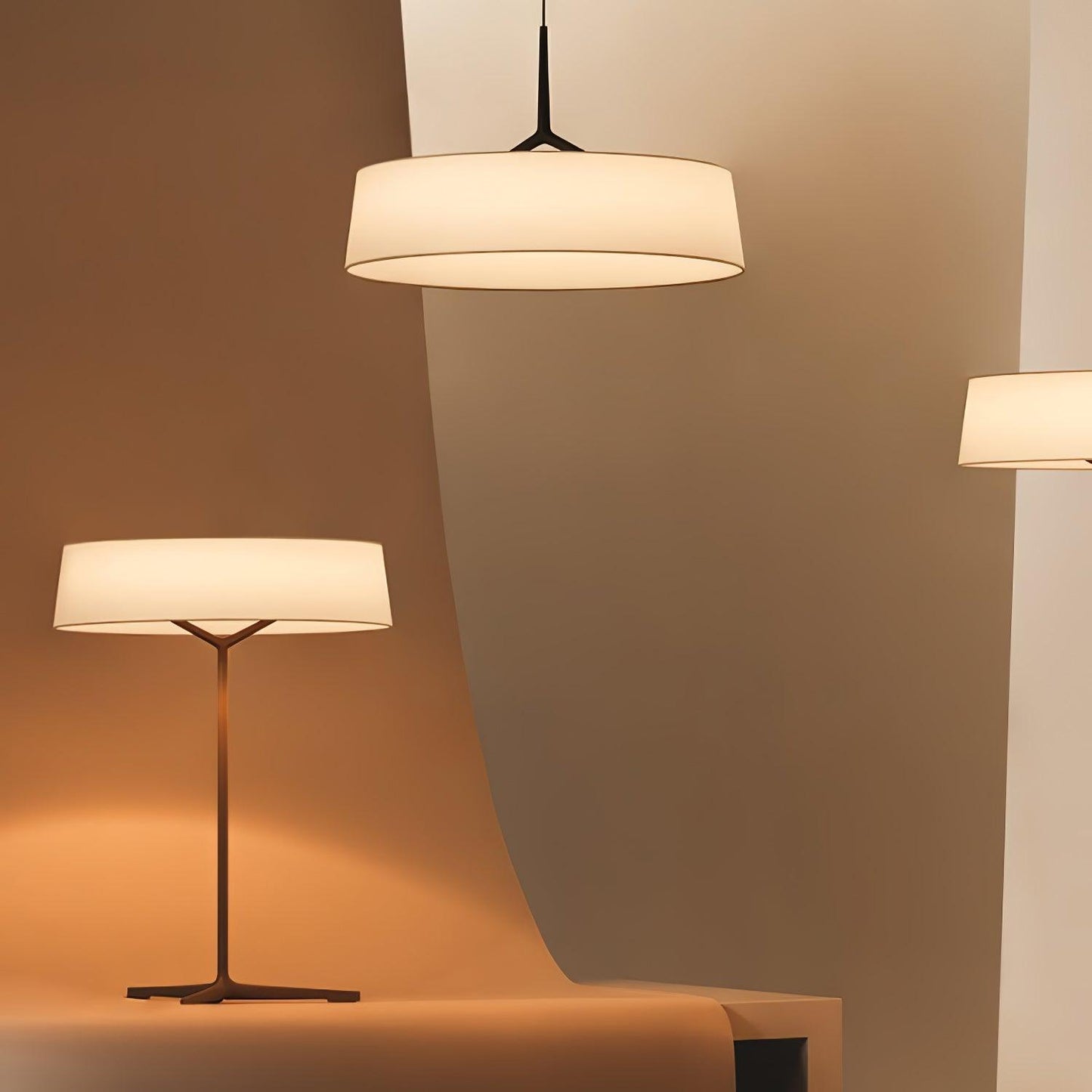 Dama Table Lamp | Metal, Fabric, Aluminum | Black, Grey