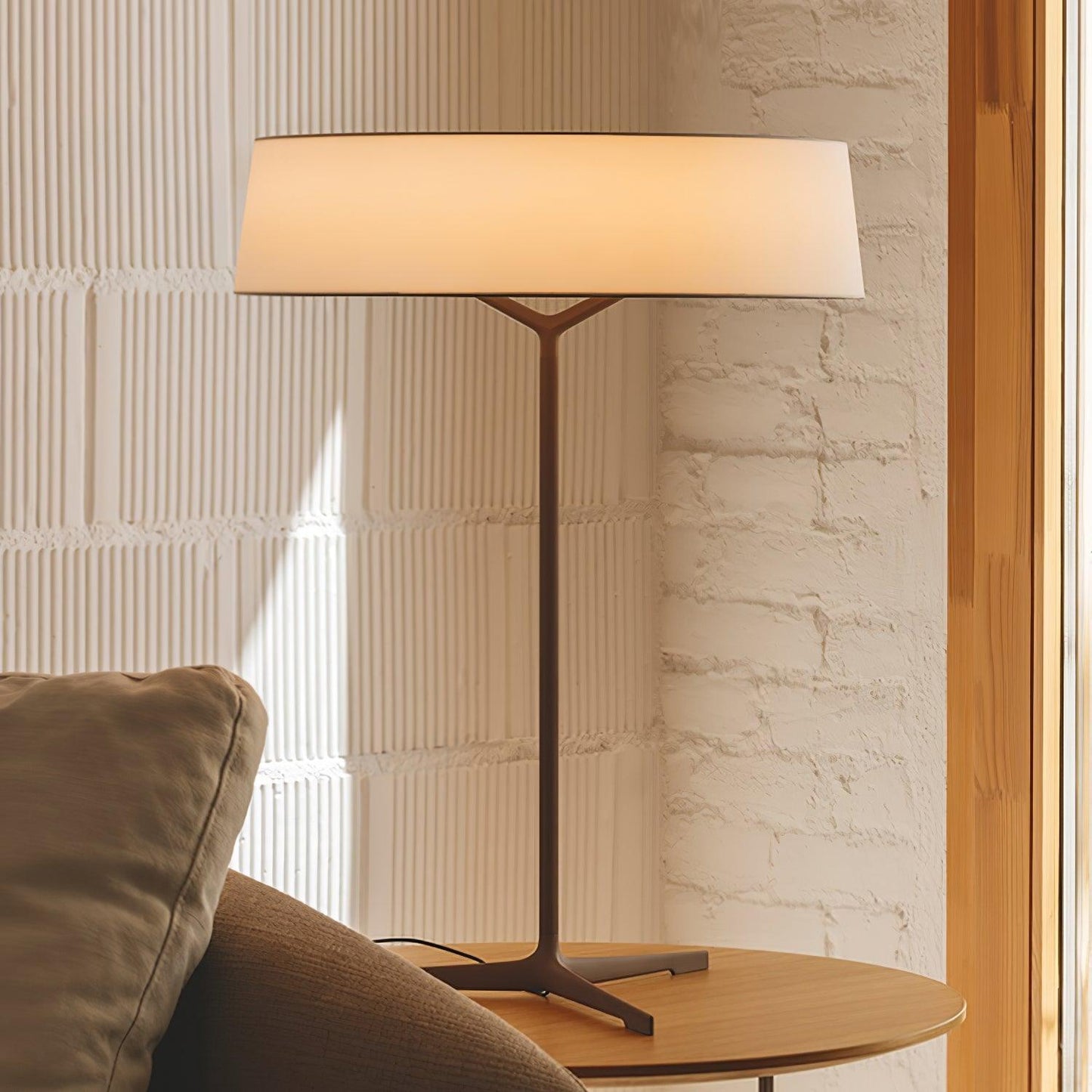 Dama Table Lamp | Metal, Fabric, Aluminum | Black, Grey