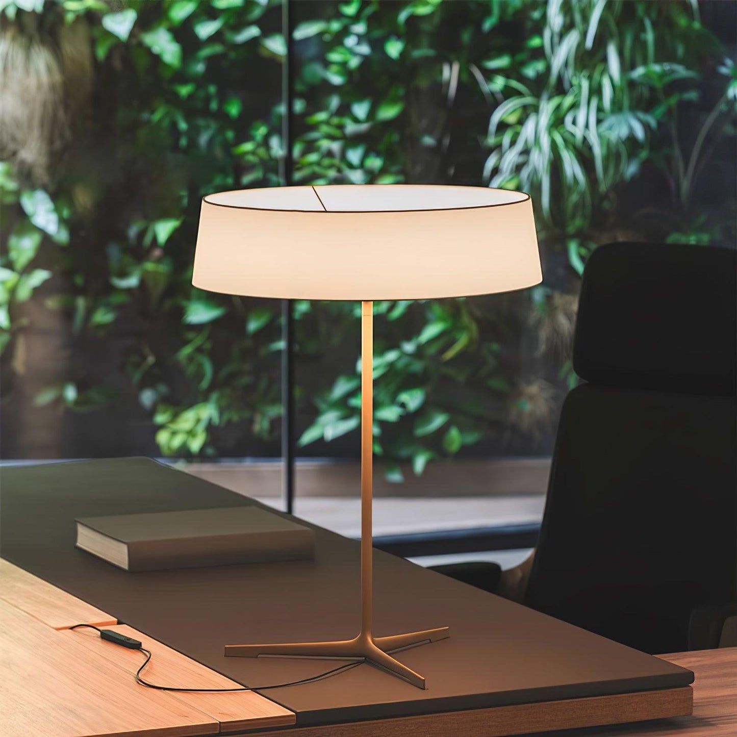 Dama Table Lamp | Metal, Fabric, Aluminum | Black, Grey
