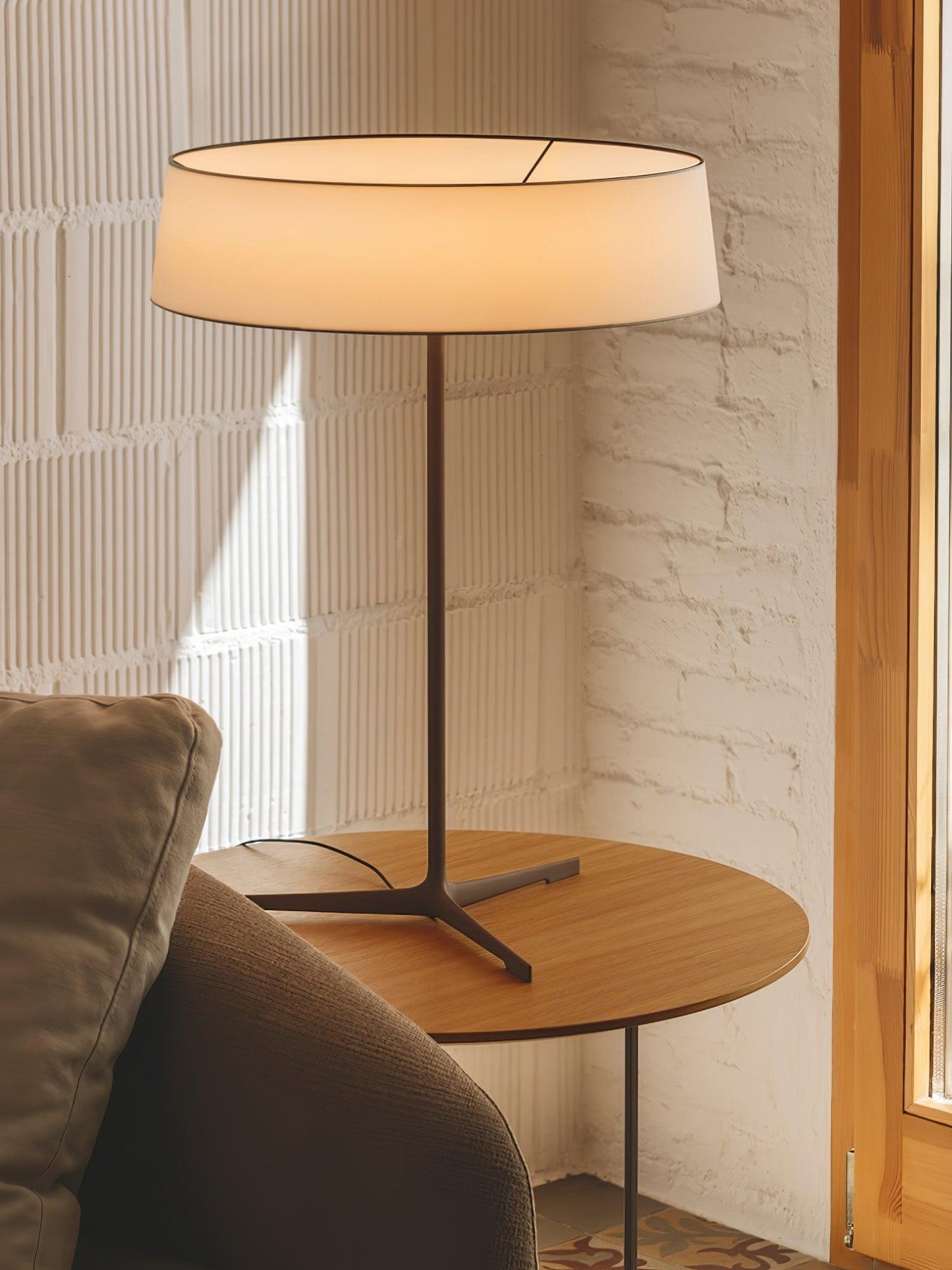 Dama Table Lamp | Metal, Fabric, Aluminum | Black, Grey