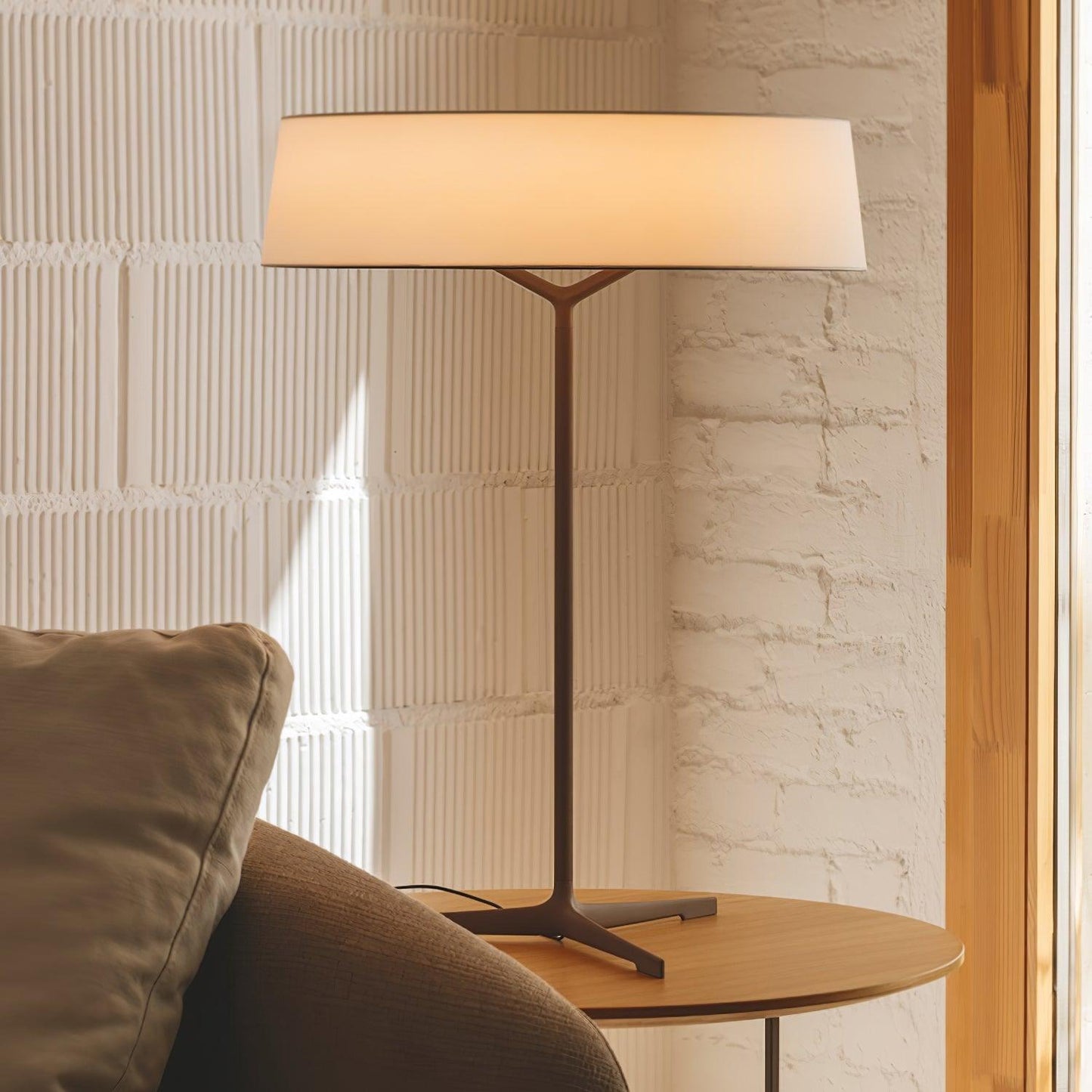 Dama Table Lamp | Metal, Fabric, Aluminum | Black, Grey