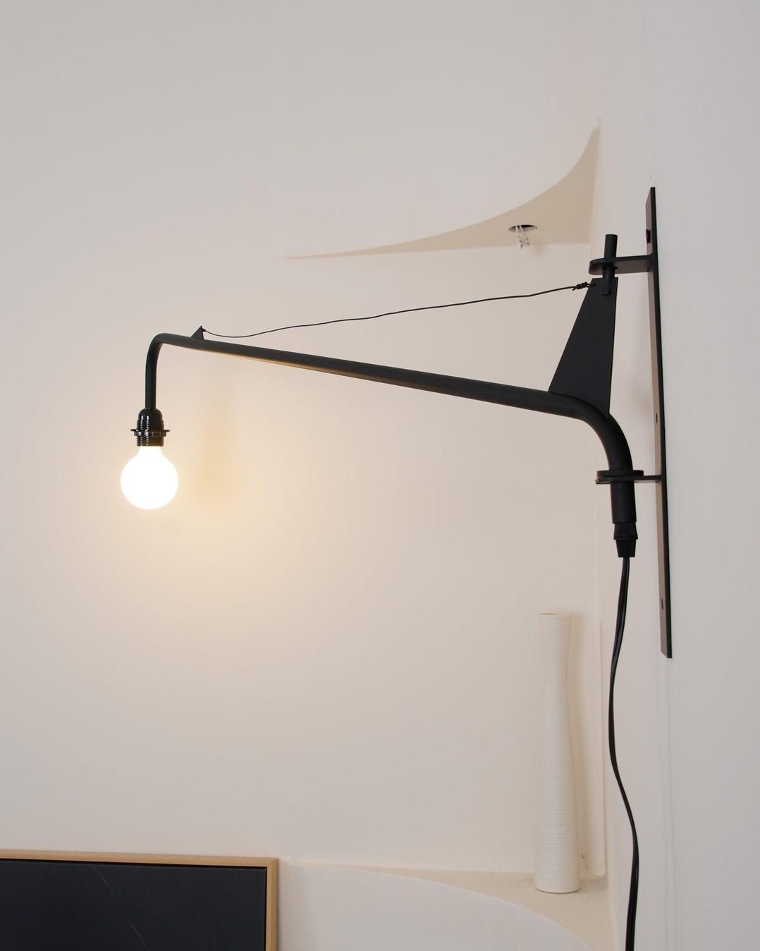 Petite Potence Wall Lamp | Metal & Glass | Black & White