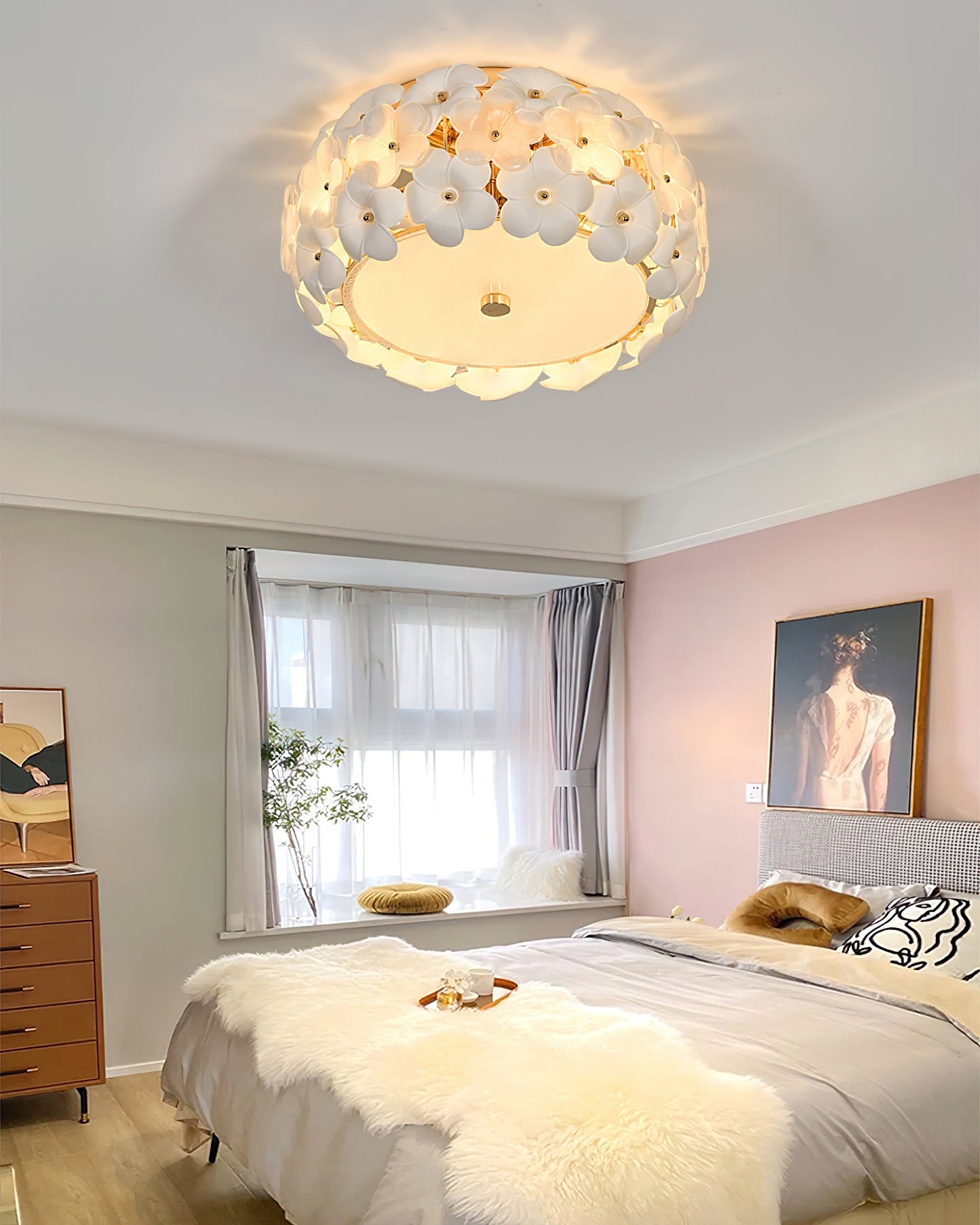 Flower Cluster Ceiling Lamp | Frosted Glass & Gold Finish | 42cm/52cm