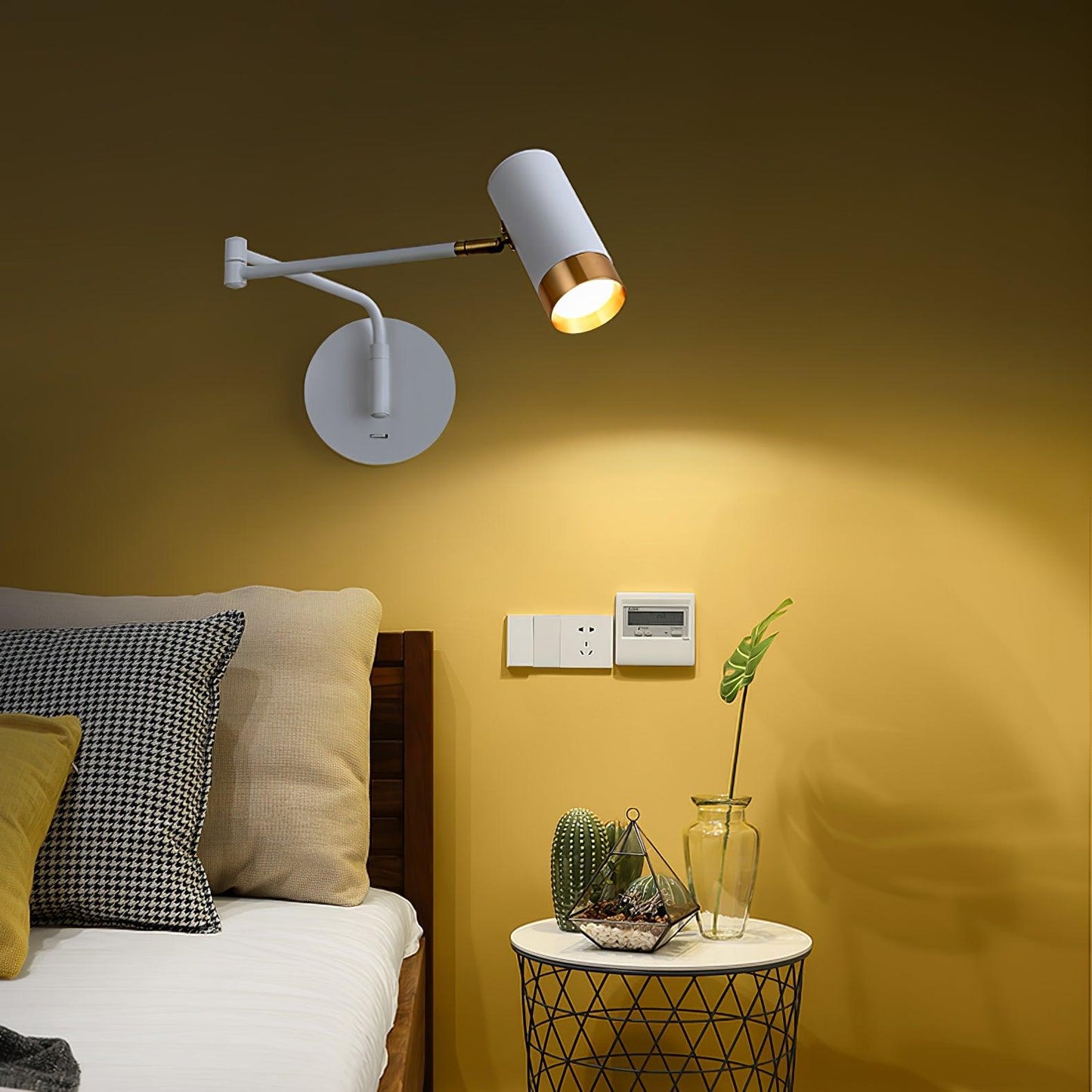 Ridge Arm Wall Lamp | Metal | Set of 2 | White & Gold
