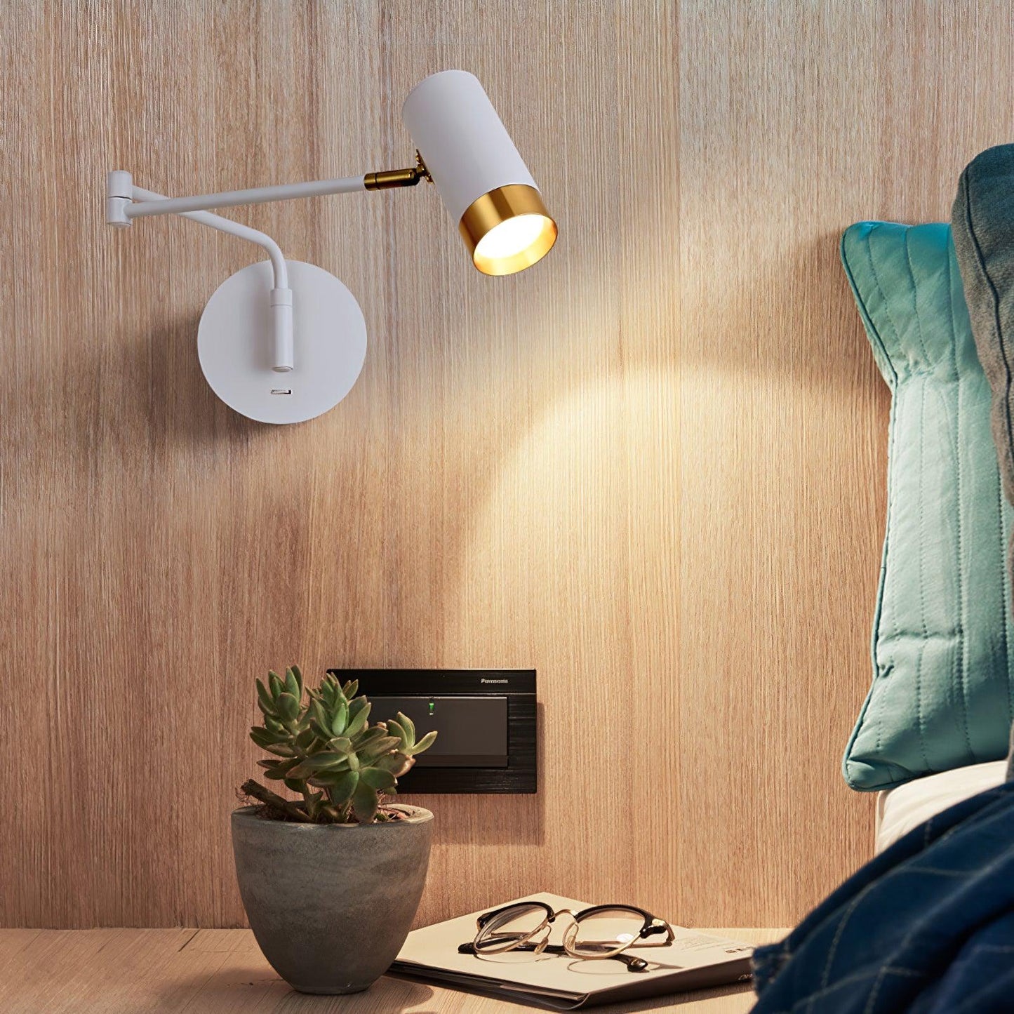 Ridge Arm Wall Lamp | Metal | Set of 2 | White & Gold