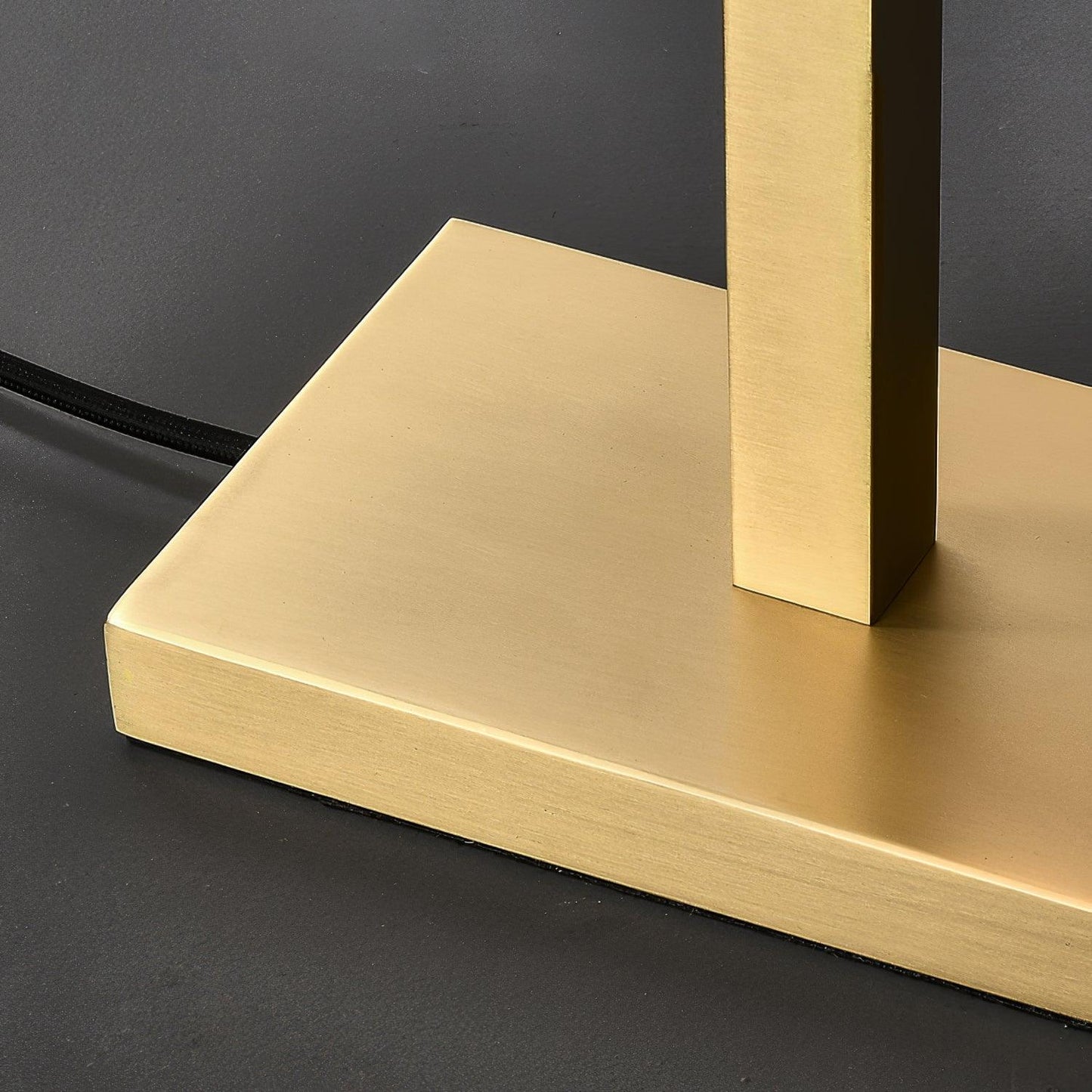 Roosevelt Table Lamp | Brass & Glass | Gold Finish