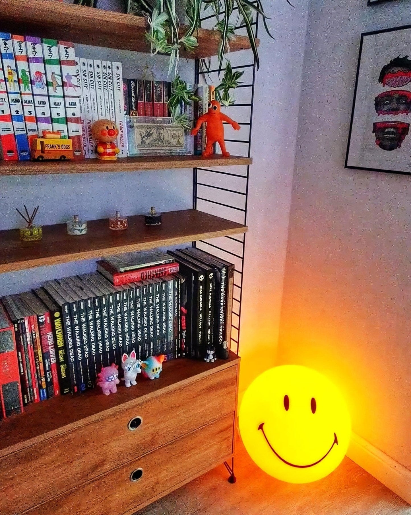 Smiling Table Lamp | Yellow LED | 23cm Diameter