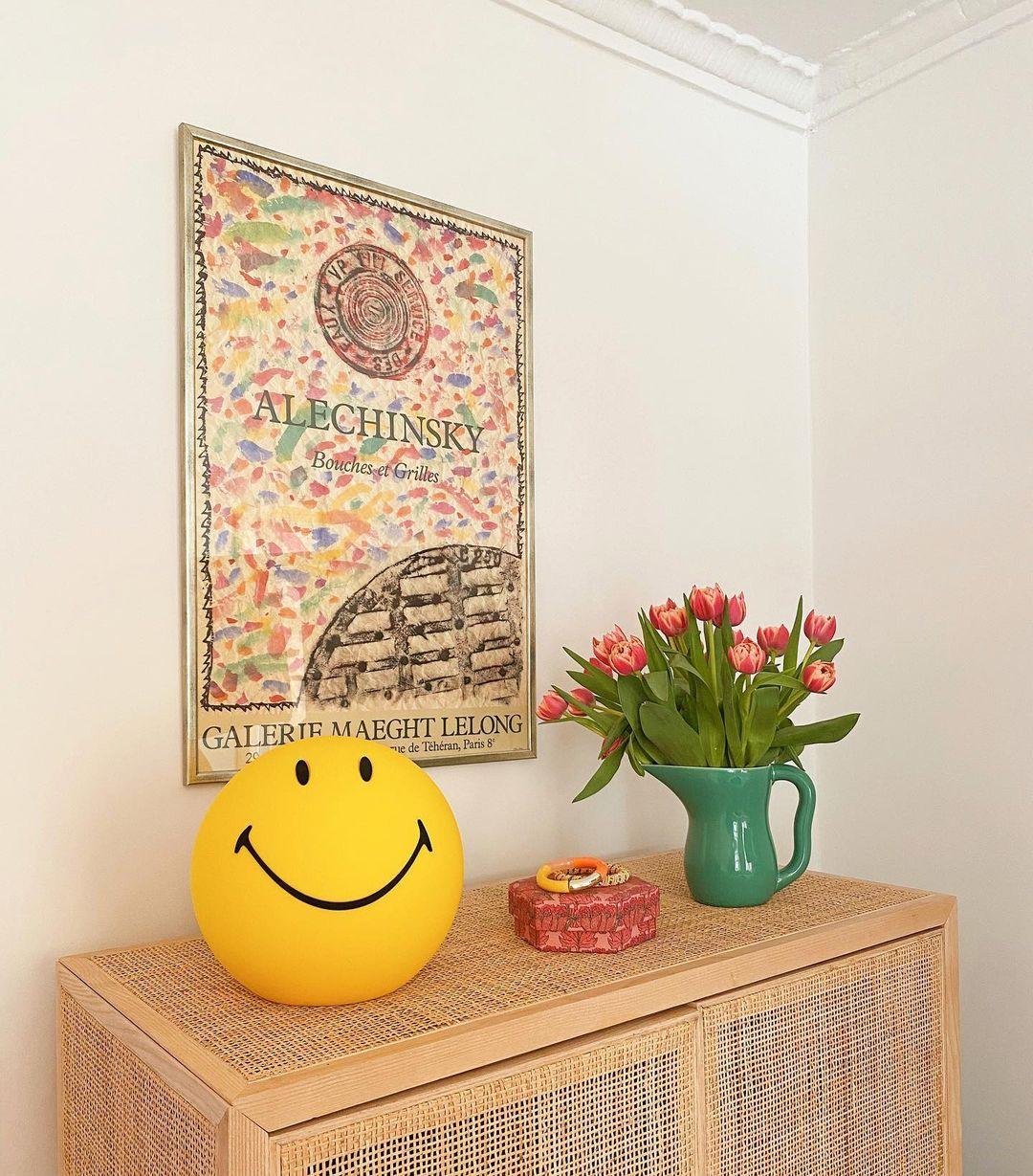 Smiling Rechargeable Table Lamp | Warm Yellow LED | 23cm Diameter