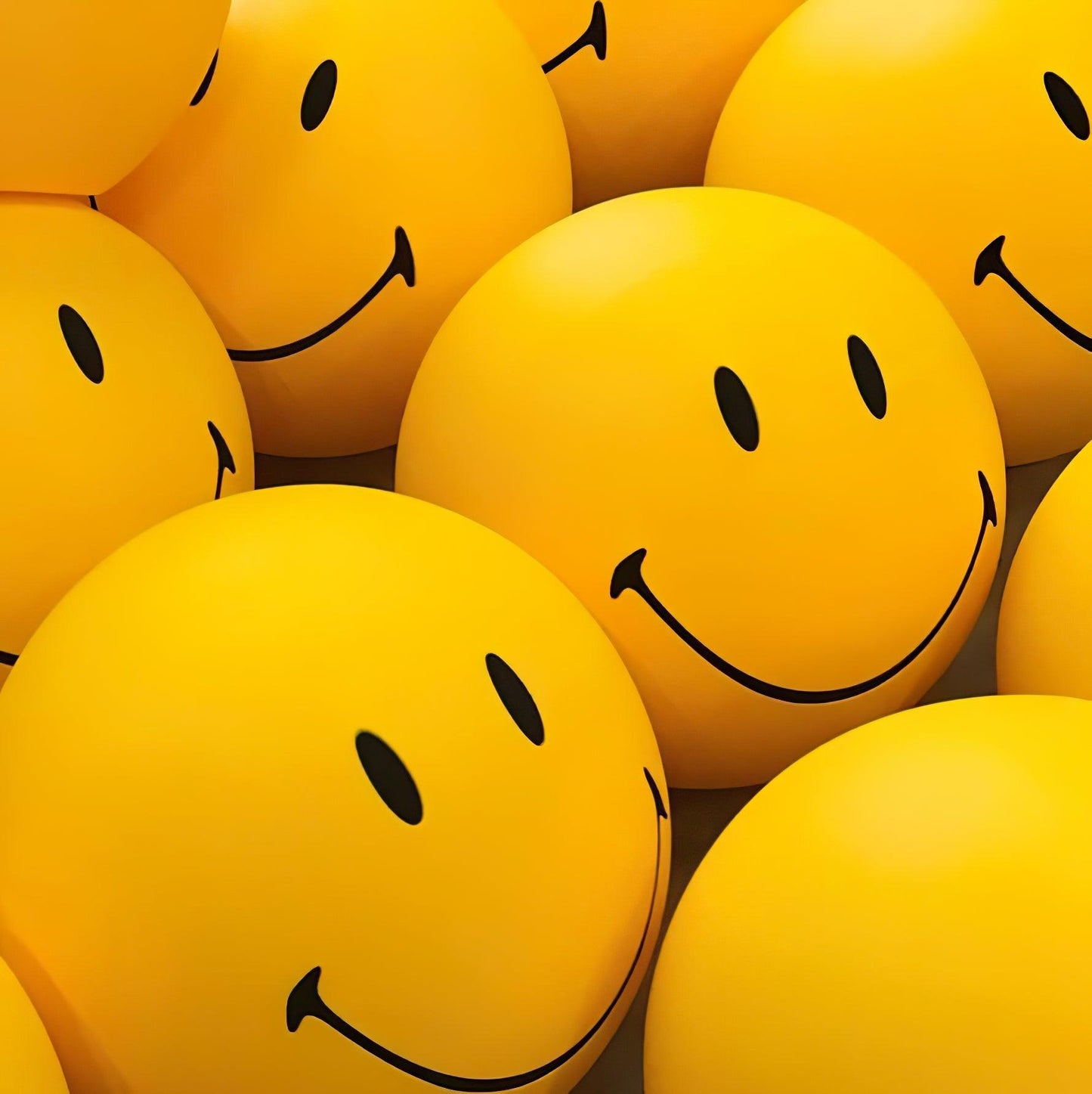 Smiling Rechargeable Table Lamp | Warm Yellow LED | 23cm Diameter