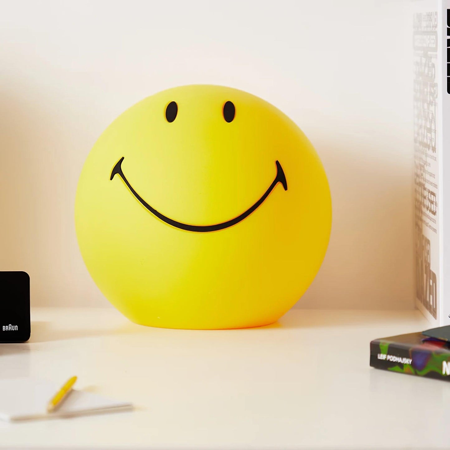 Smiling Table Lamp | Yellow LED | 23cm Diameter