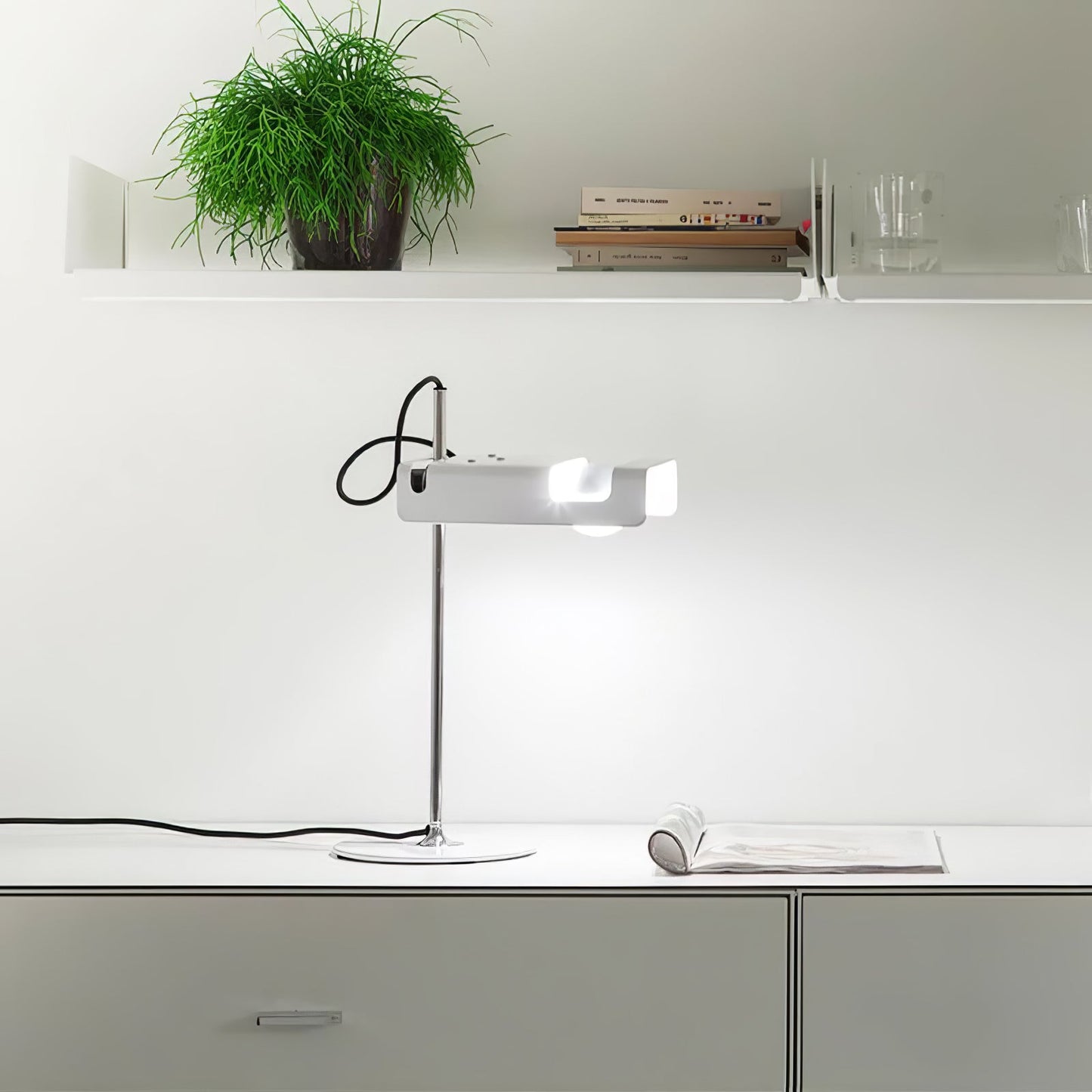 Spider Table Lamp | Metal Enameled Finish | White or Black