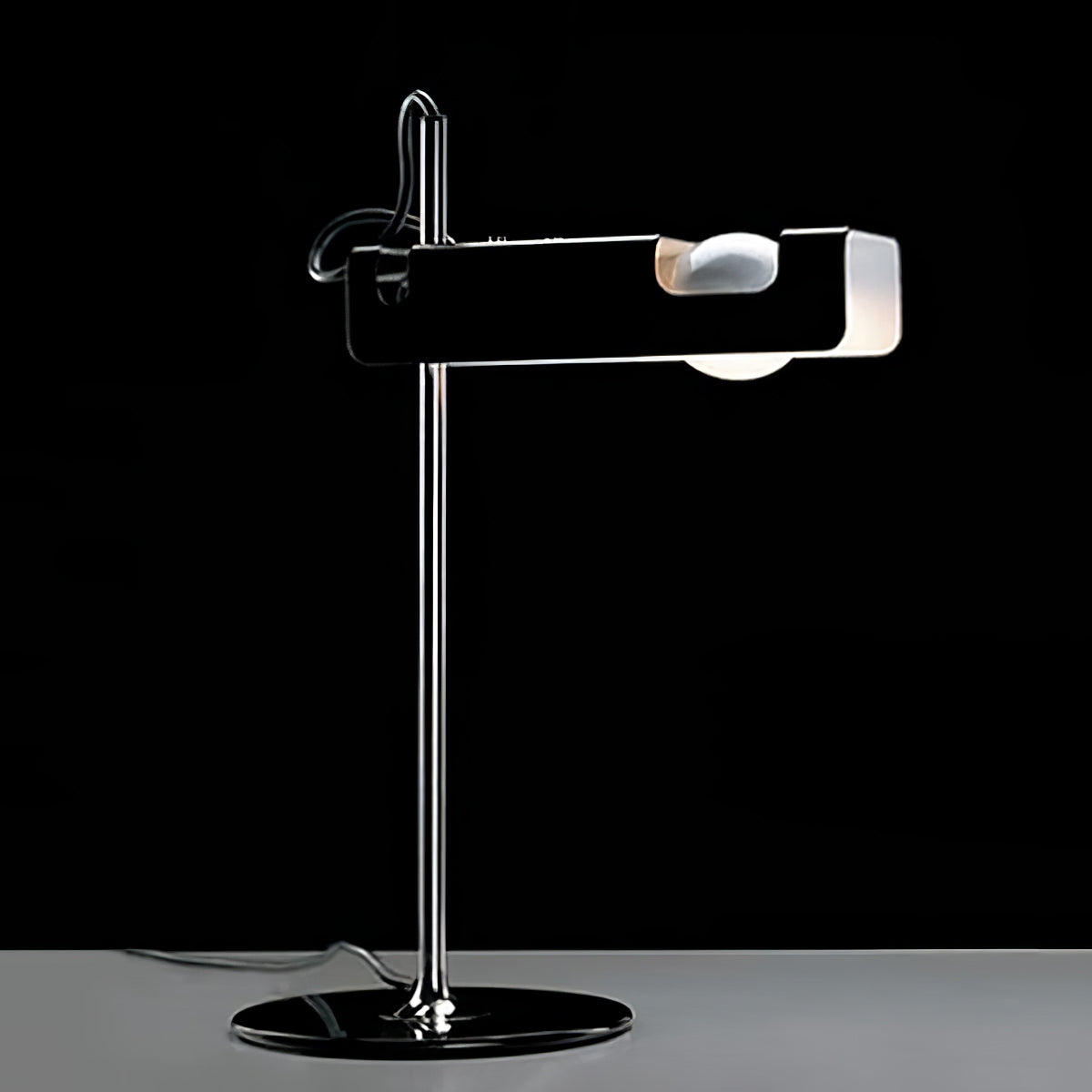 Spider Table Lamp | Metal Enameled Finish | White or Black