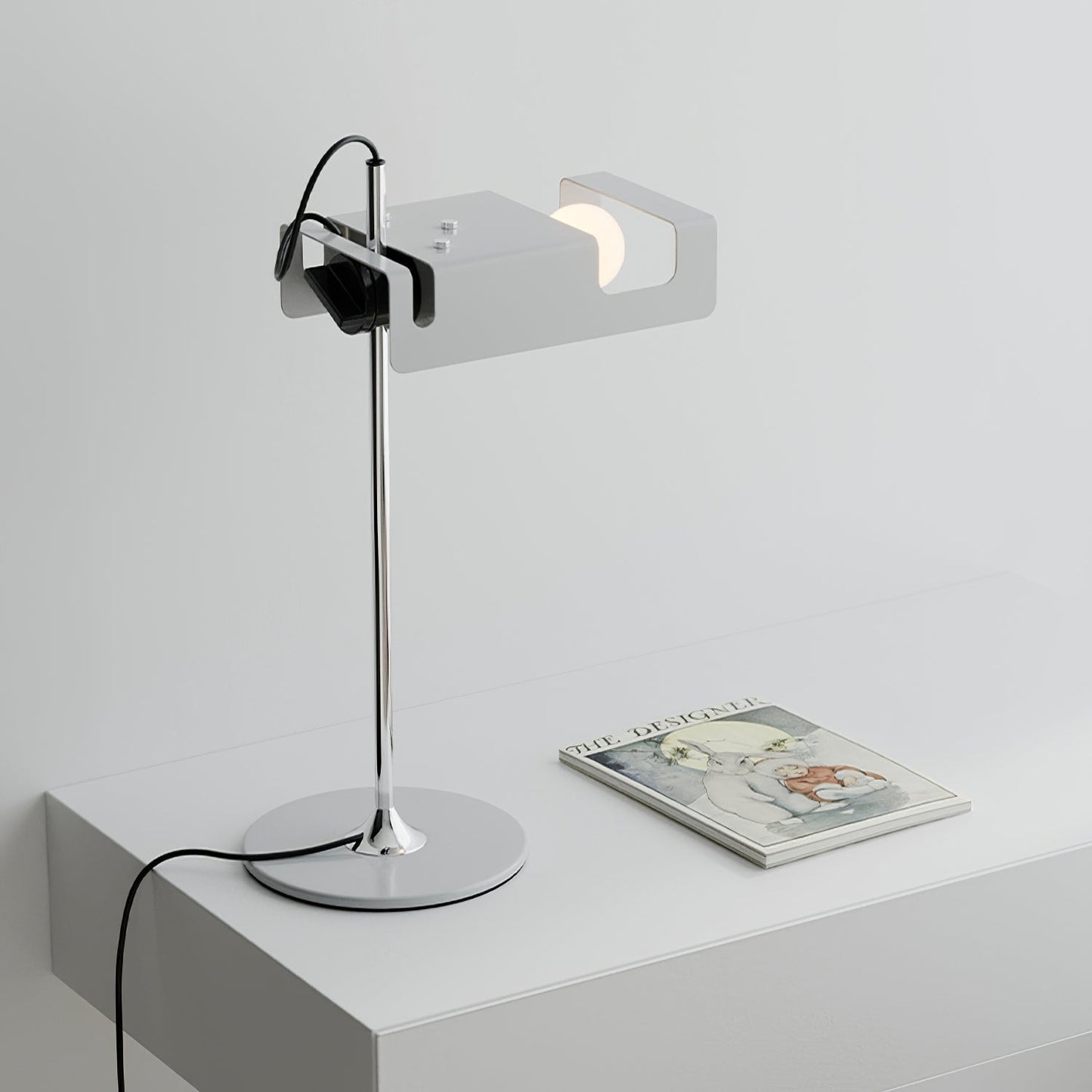 Spider Table Lamp | Metal Enameled Finish | White or Black