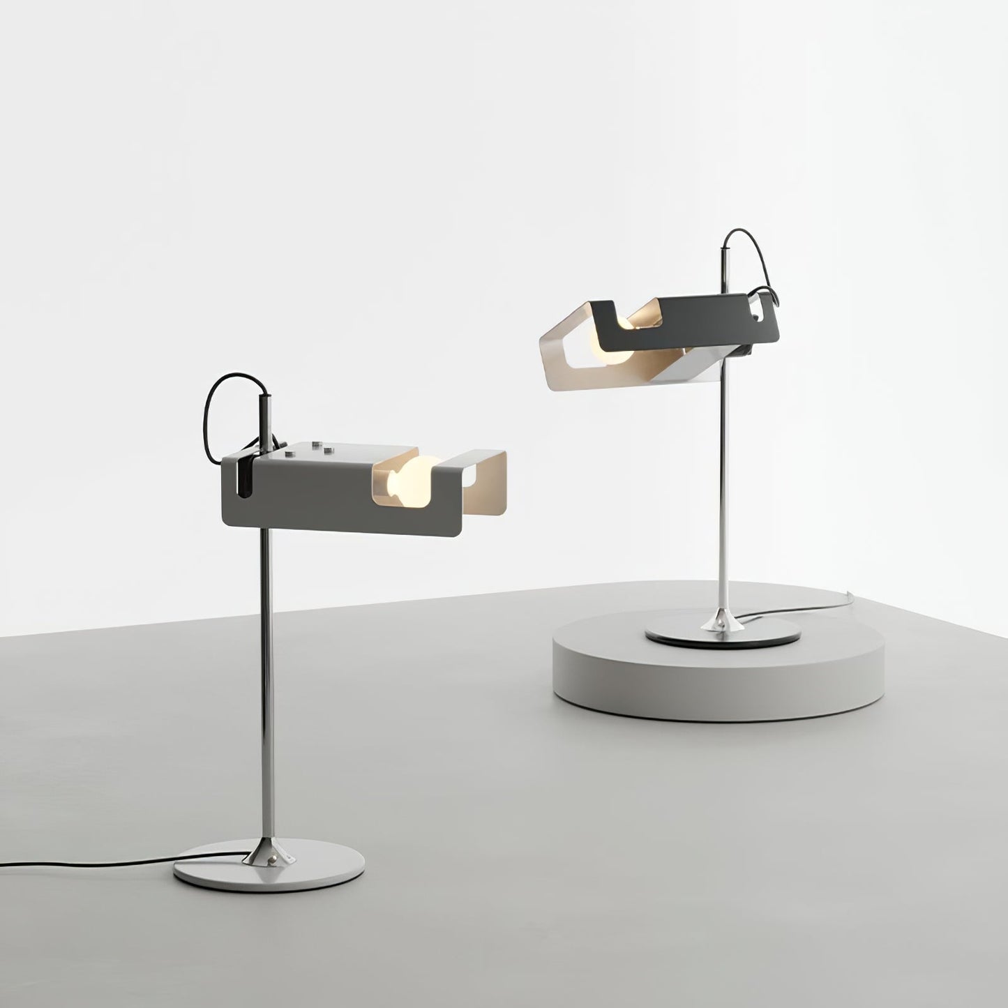 Spider Table Lamp | Metal Enameled Finish | White or Black