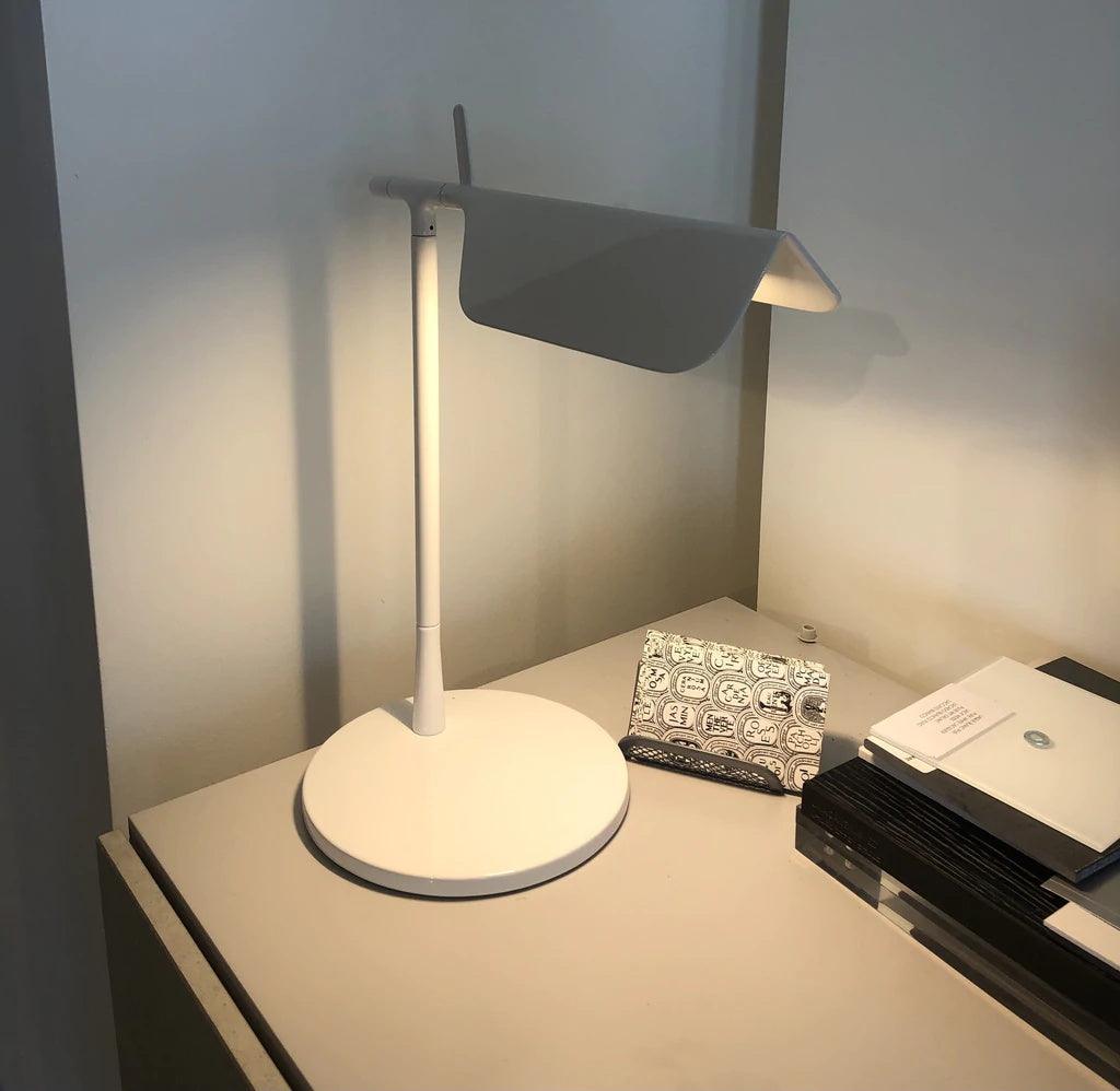 Pivot Ease Table Lamp | Die-Cast Aluminum | Matt Black