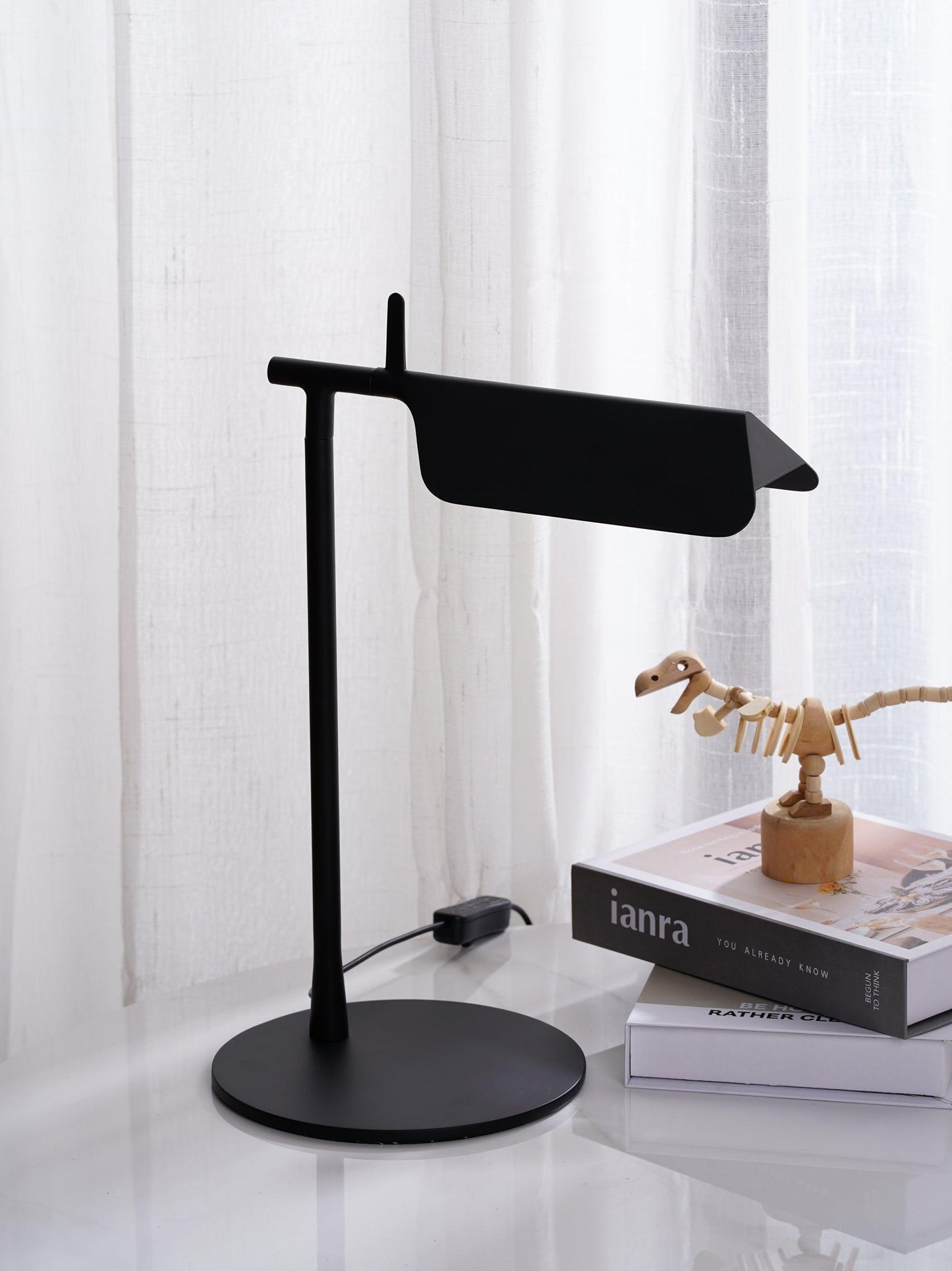 Pivot Ease Table Lamp | Die-Cast Aluminum | Matt Black