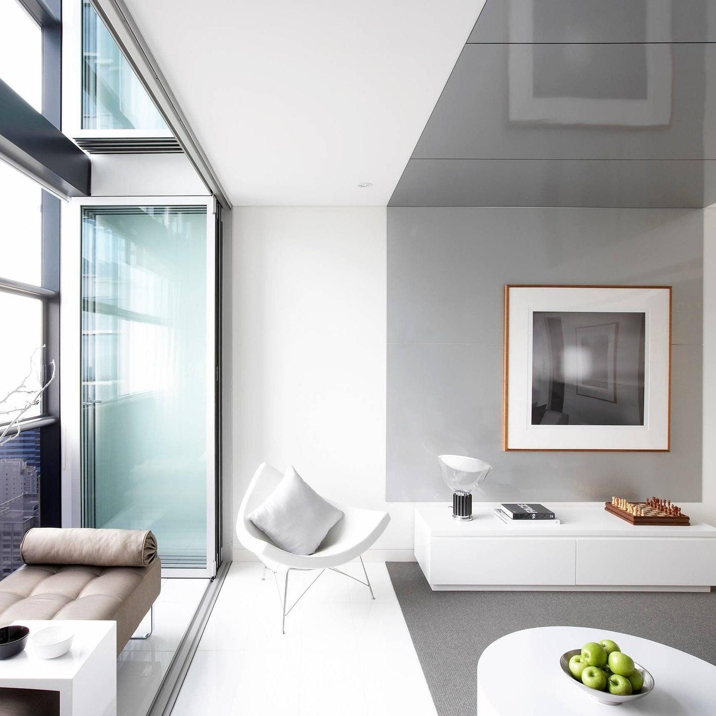 Radar Table Lamp | Glossy White Aluminum & Clear Glass | Adjustable Design