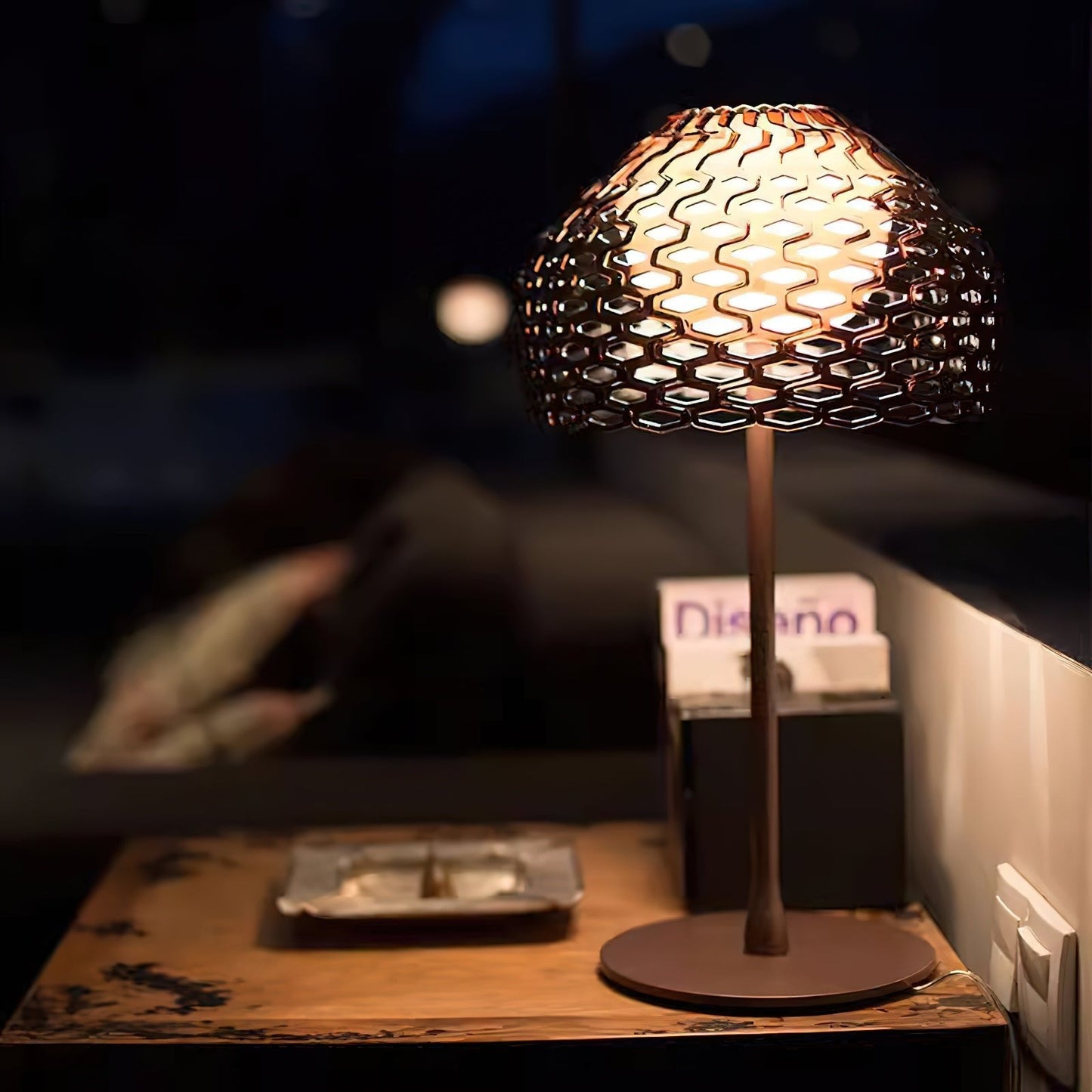 Armadillo Table Lamp | Metal & Plastic | White or Brown