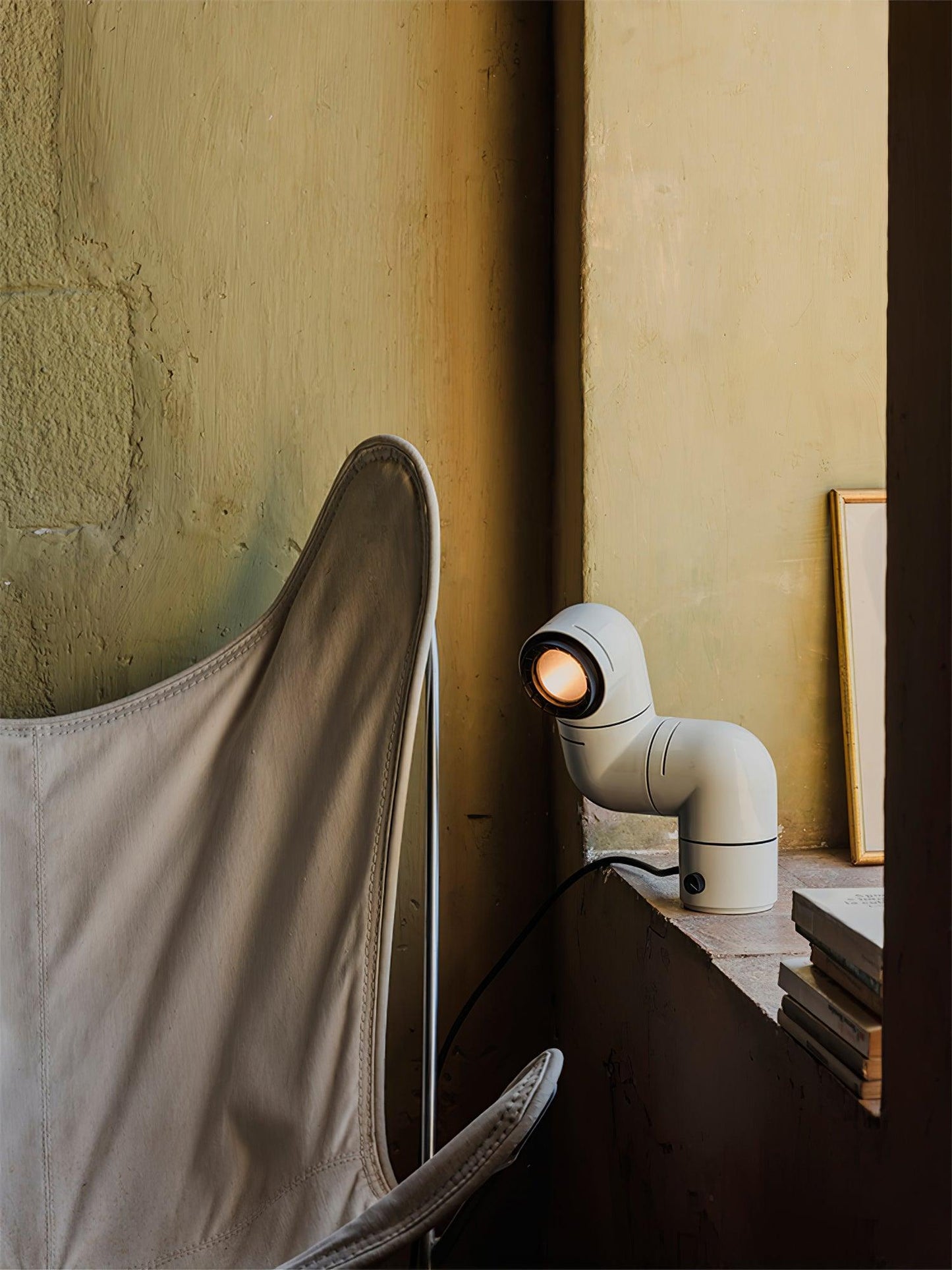 Tatu Table Lamp | Adjustable LED | Red & White