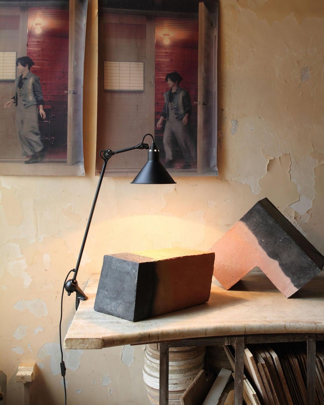 Versa Glide Table Lamp | Matte Black Metal | Adjustable Shade