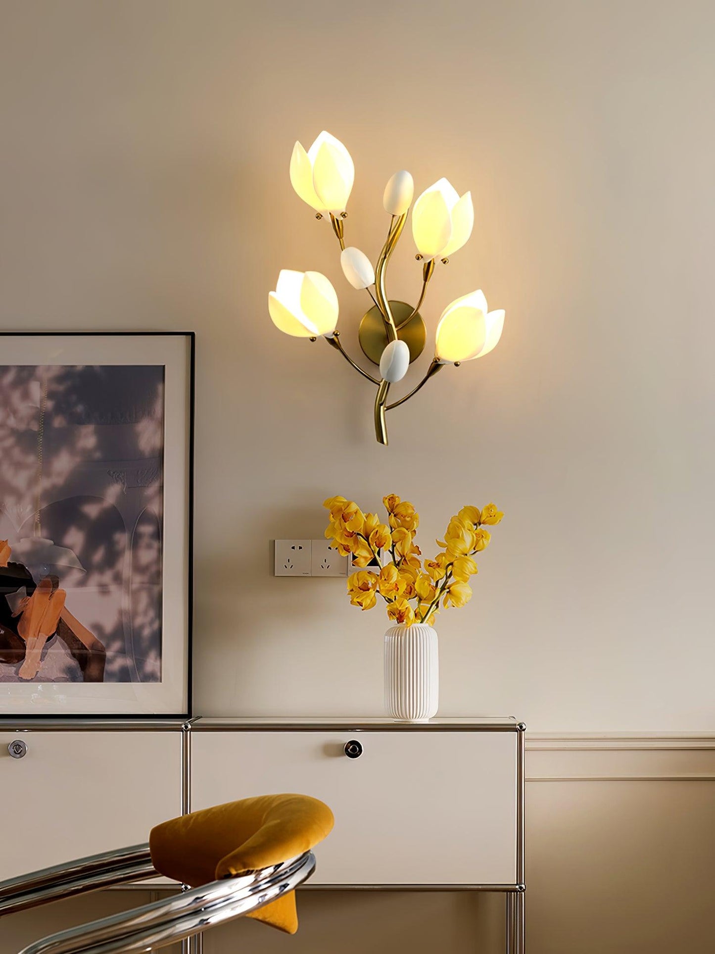 Porcelain Magnolia Wall Lamp | White Ceramic & Gold Metal | Set of 2