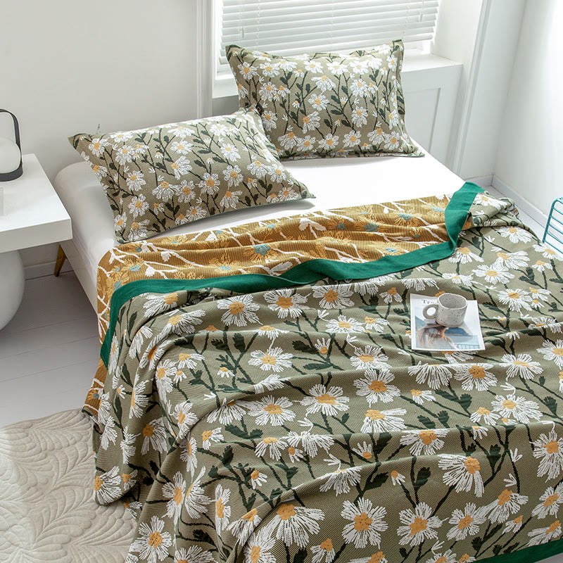 Daisy Print Reversible Quilt | 100% Organic Cotton | Full/Queen/King Sizes