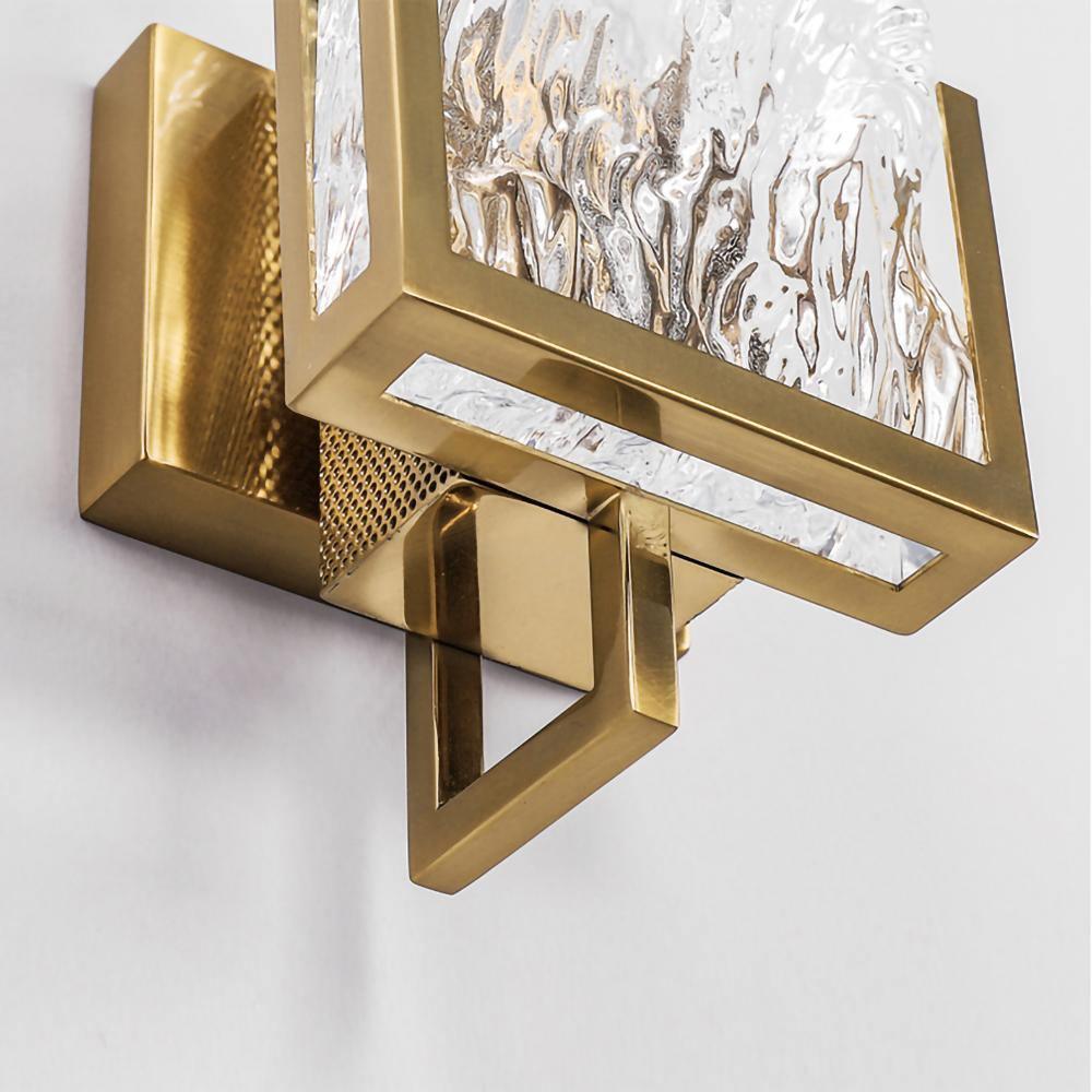 Ice Crystal Wall Lamp | Crystal Glass | Brass Finish