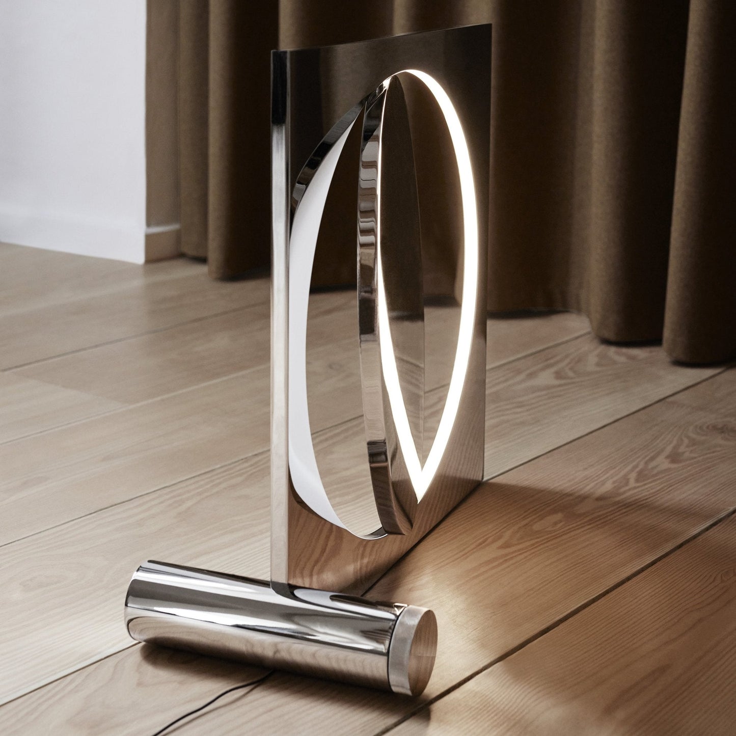 Eclipse Mirror Table Lamp | Bright Stainless Steel | L 60cm x H 60cm