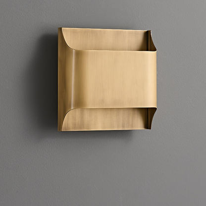 Brass Wall Lamp | Shiny Oil Varnish Finish | 25cm Diameter
