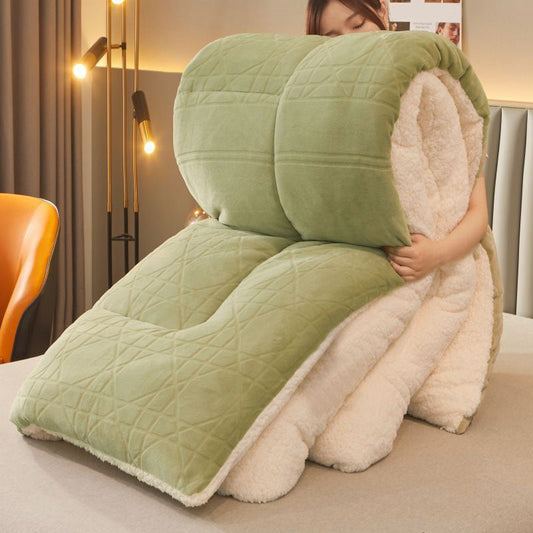 Plush Fleece Blanket | Thick Polyester | Full, Queen, King Sizes