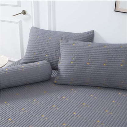 Moon & Star Quilt Set | Premium Polyester | Queen Size, 2 Pillowcases