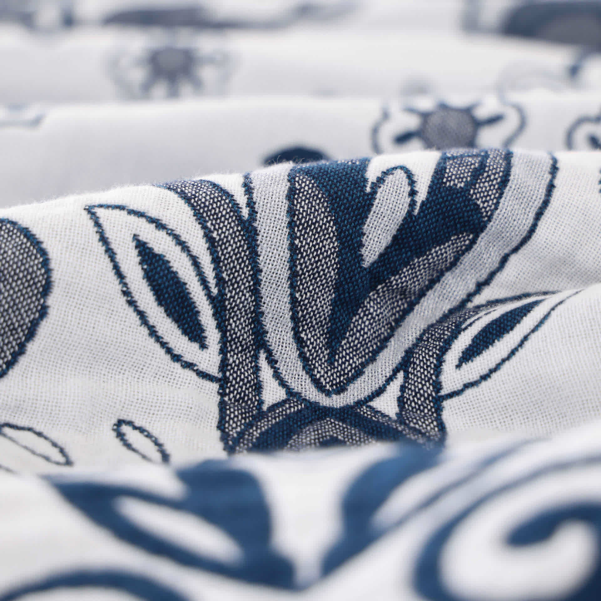 Cotton Quilt | Retro Paisley Design | Full/Queen Size