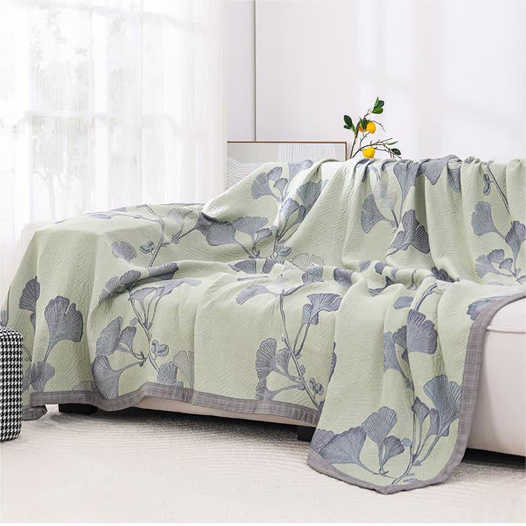 Ginkgo Leaf Reversible Quilt | 70% Cotton & 30% Soybean Fiber | Full/Queen/King Sizes