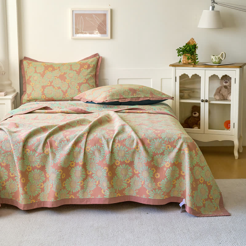 Cotton Gauze Quilt | Reversible Yarn-Dyed Daisy Print | Full, Queen, King Sizes