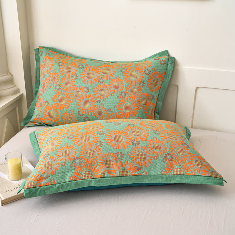 Cotton Gauze Quilt | Reversible Yarn-Dyed Daisy Print | Full, Queen, King Sizes