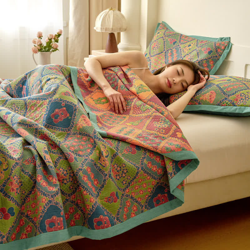Cotton Quilt | Eco-Friendly Jacquard Bear Design | Full, Queen, King Sizes
