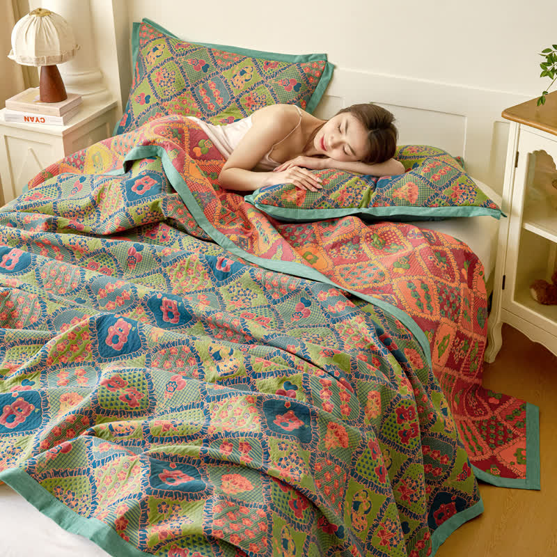 Cotton Quilt | Eco-Friendly Jacquard Bear Design | Full, Queen, King Sizes