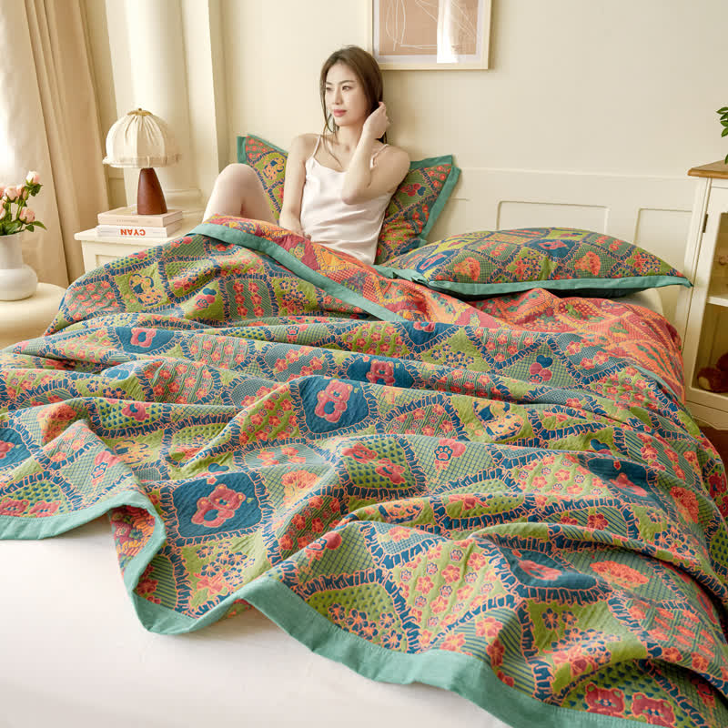 Cotton Quilt | Eco-Friendly Jacquard Bear Design | Full, Queen, King Sizes