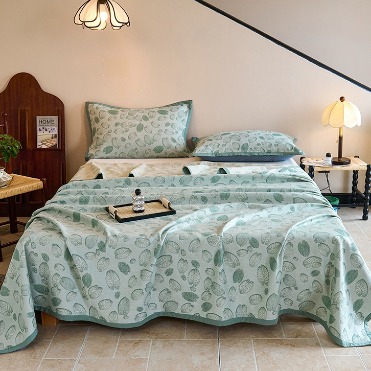 Lightweight Cotton Gauze Quilt | Eco-Friendly Leaf Pattern | Available in Full, Queen, King Sizes