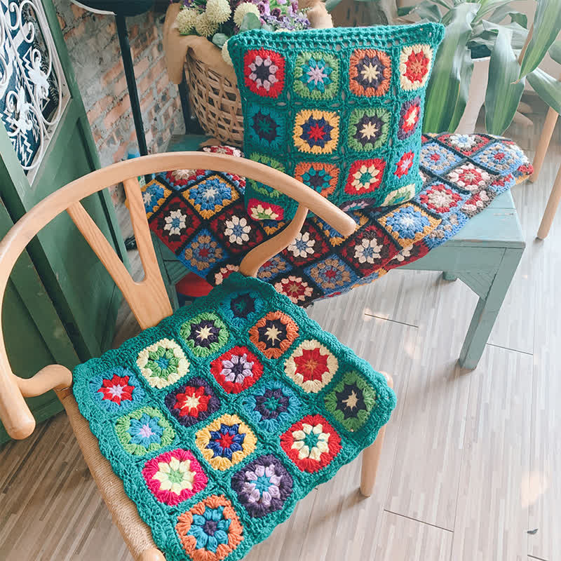 Retro Floral Crochet Blanket | Durable Cotton Yarn | Multiple Sizes