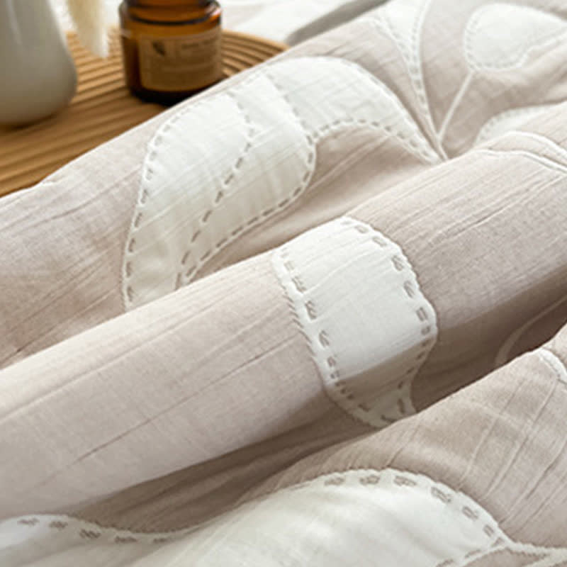 Leaf Pattern Jacquard Coverlet Blanket | Eco-Friendly Cotton-Polyester | Available in Twin, Full, Queen, King Sizes
